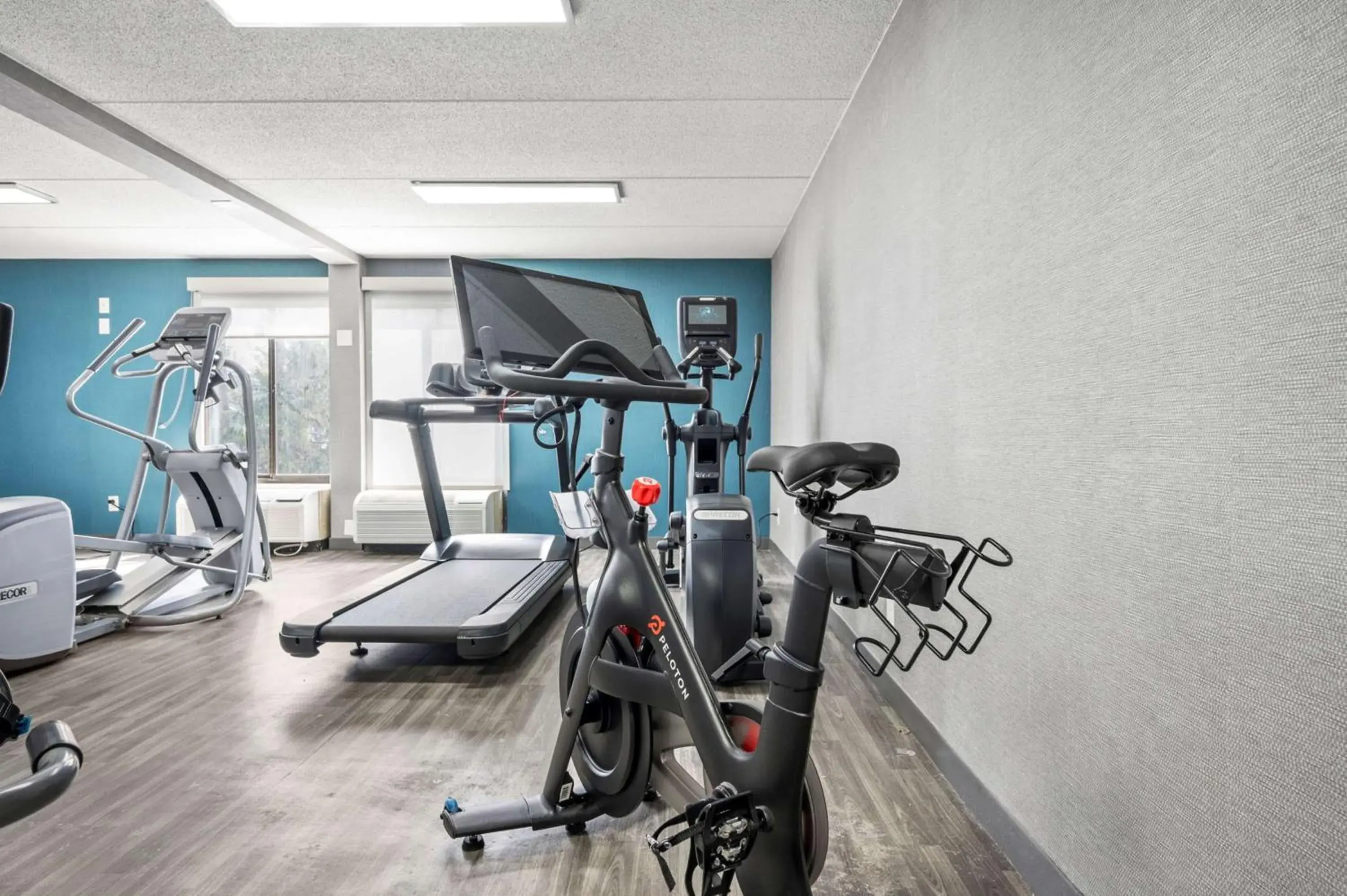Fitness centre/facilities in Hampton Inn Cleveland-Westlake Fitness centre/facilities in Hampton Inn Cleveland-Westlake