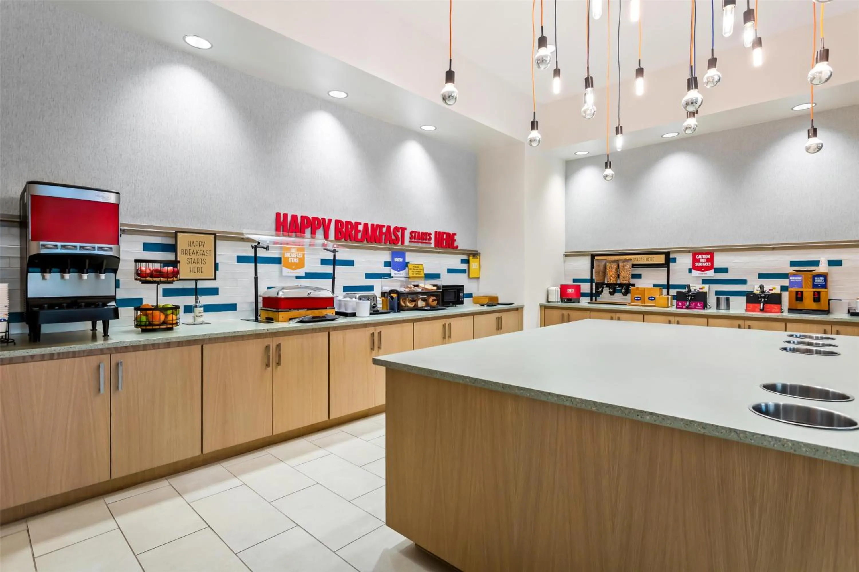 Breakfast in Hampton Inn & Suites St. Petersburg/Downtown