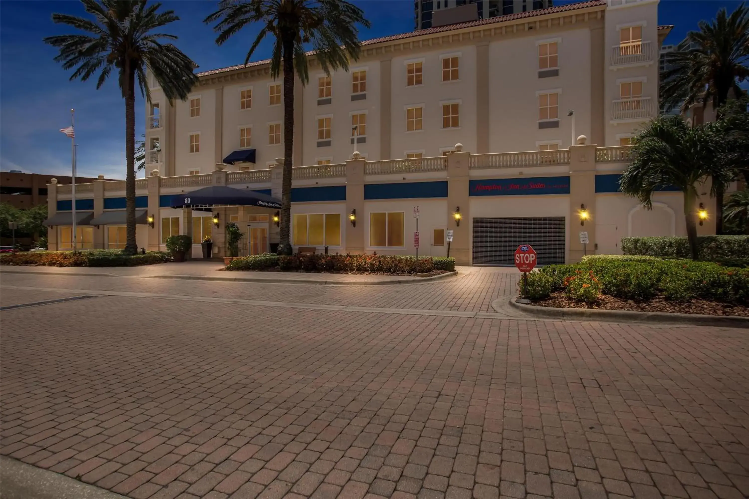 Property building in Hampton Inn & Suites St. Petersburg/Downtown Property building in Hampton Inn & Suites St. Petersburg/Downtown