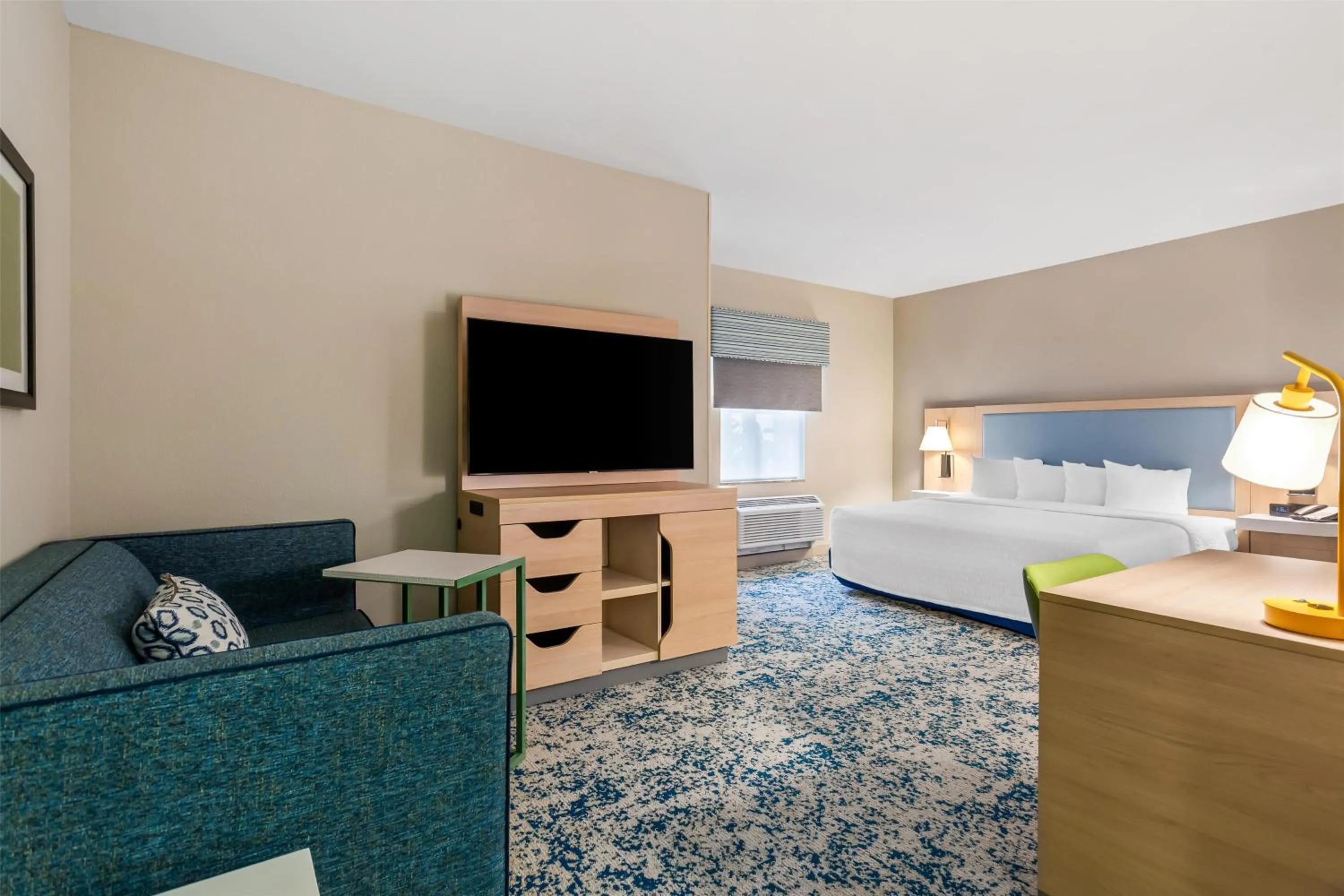 Bed in Hampton Inn & Suites St. Petersburg/Downtown