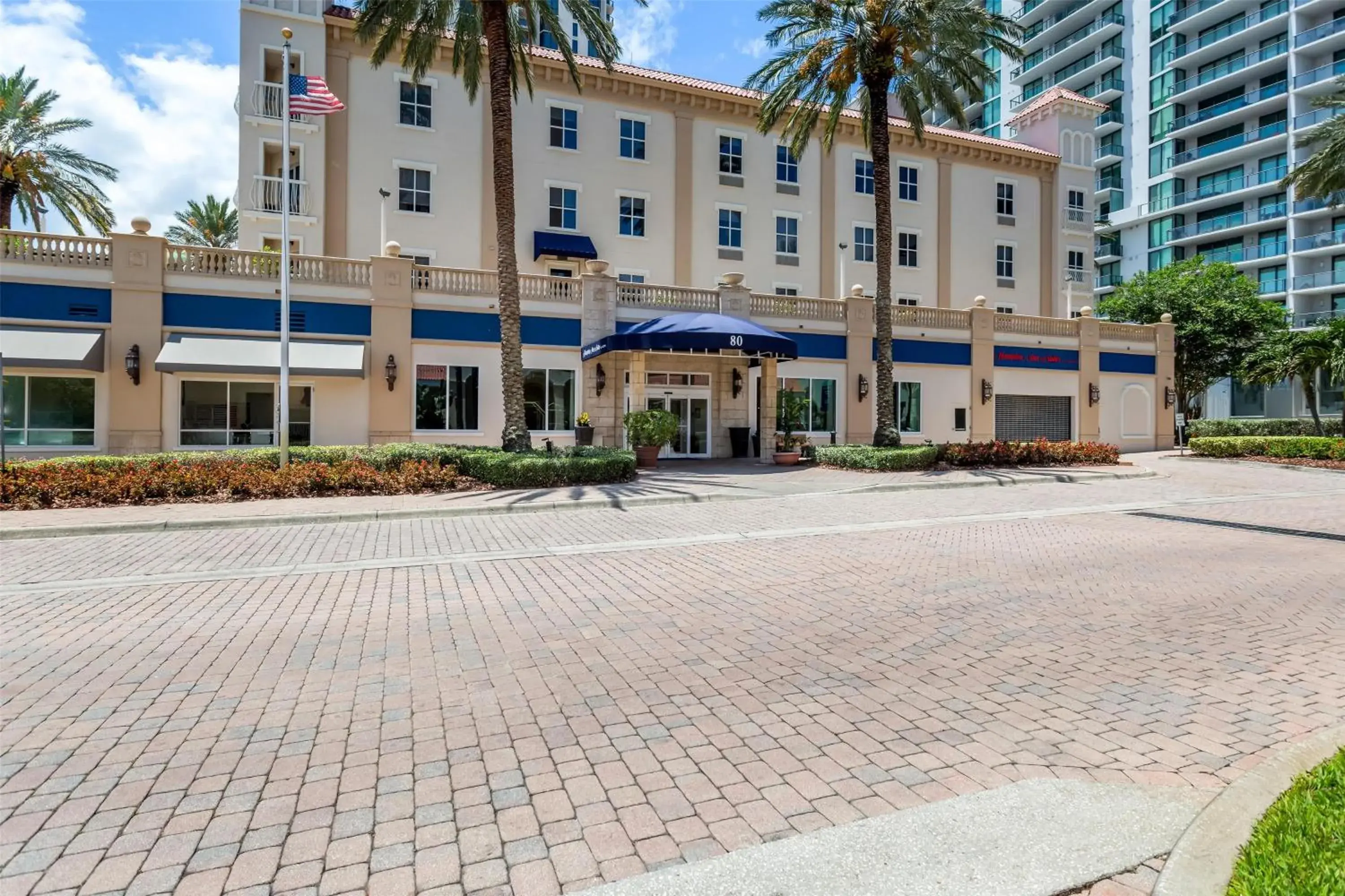 Property building in Hampton Inn & Suites St. Petersburg/Downtown Property building in Hampton Inn & Suites St. Petersburg/Downtown
