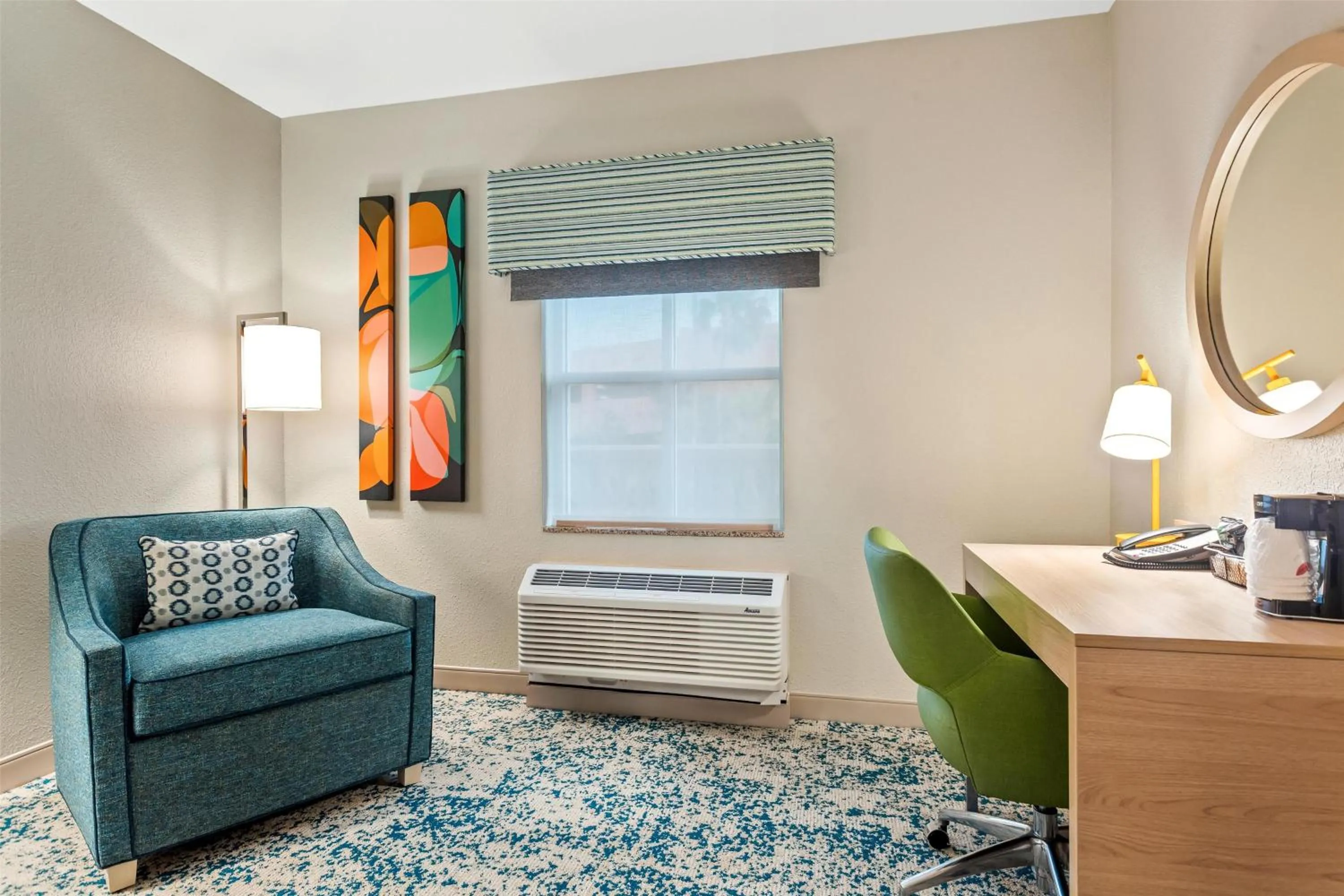 Bedroom in Hampton Inn & Suites St. Petersburg/Downtown