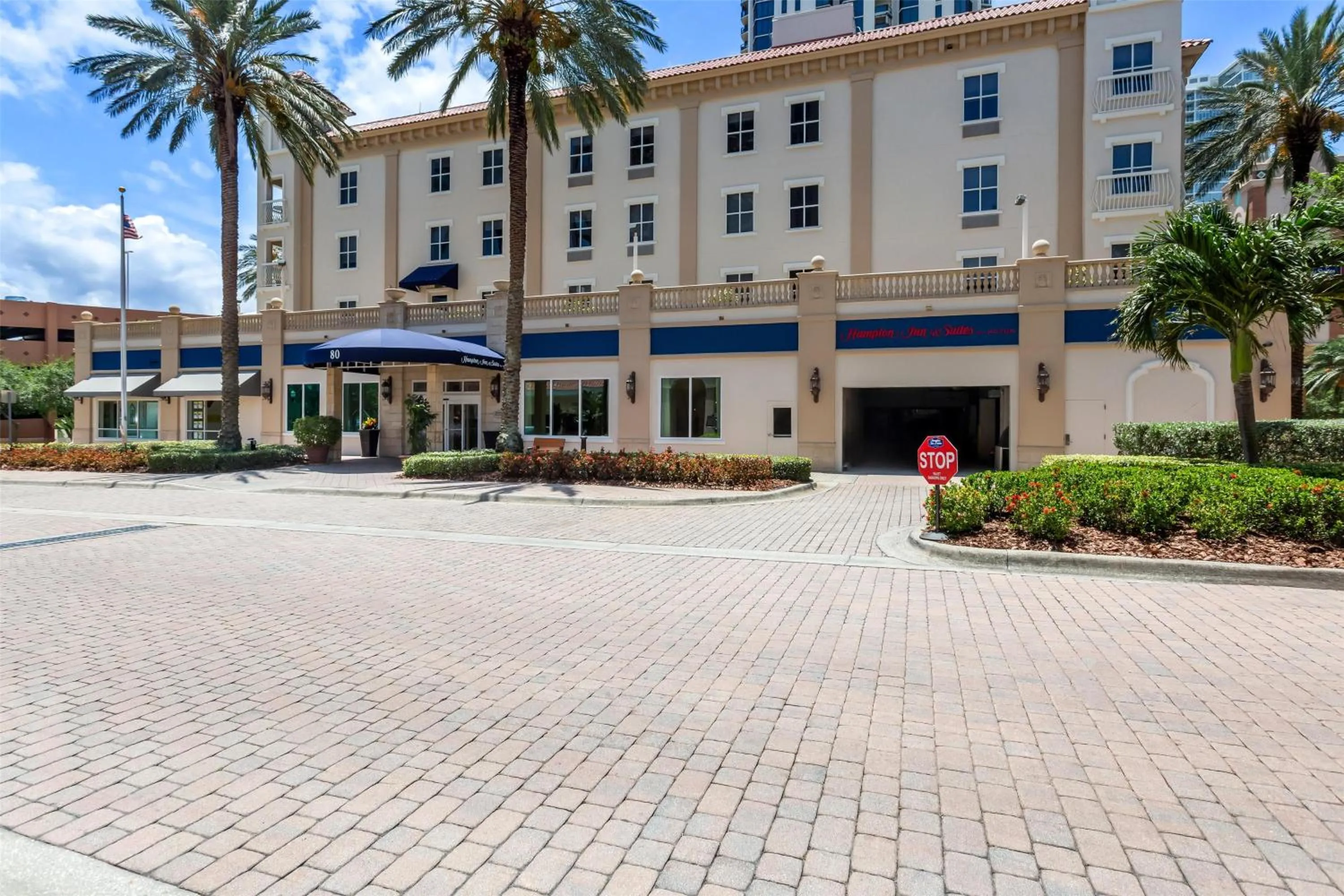 Property building in Hampton Inn & Suites St. Petersburg/Downtown