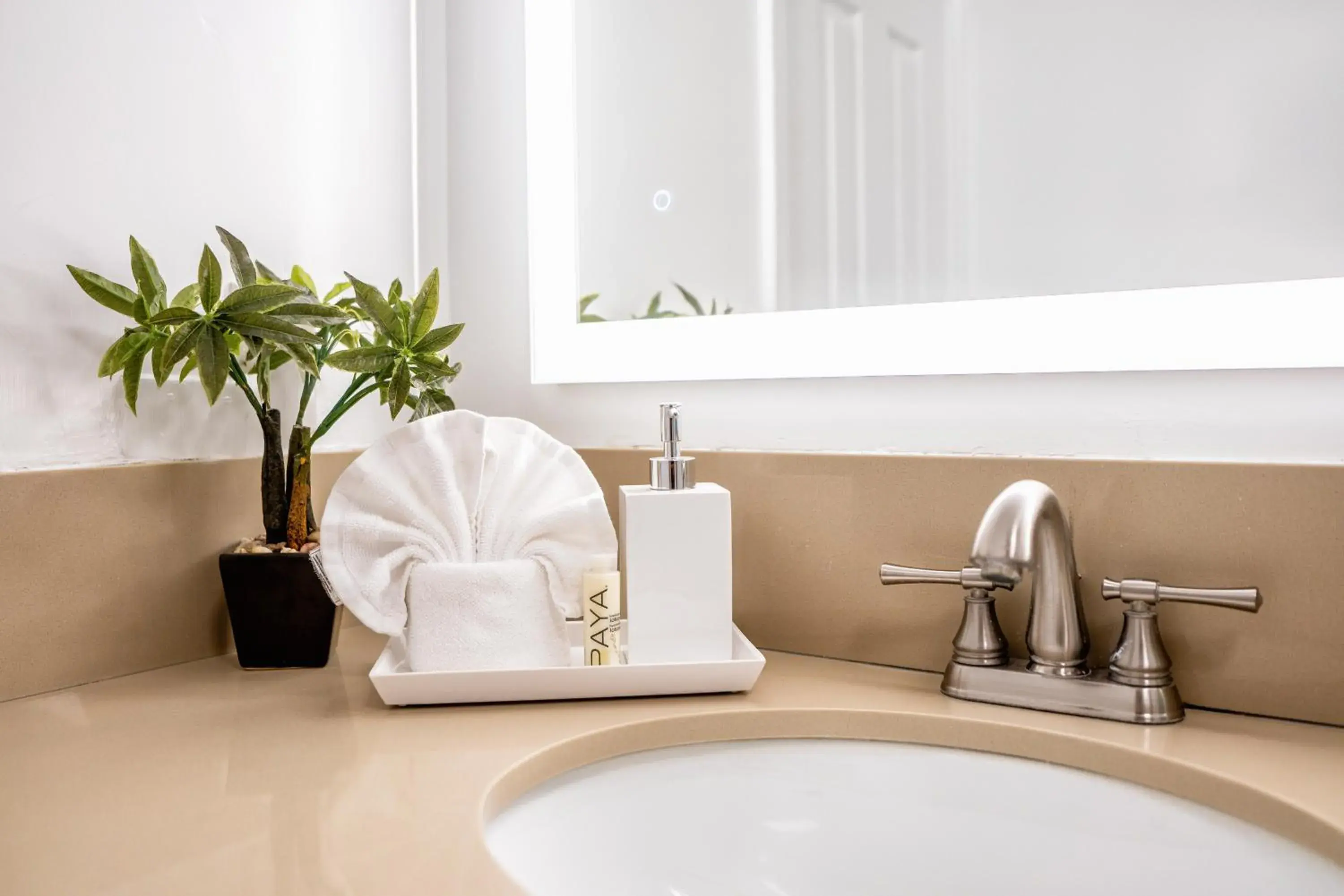 Bathroom in Little Inn By The Bay Newport Beach Hotel Bathroom in Little Inn By The Bay Newport Beach Hotel