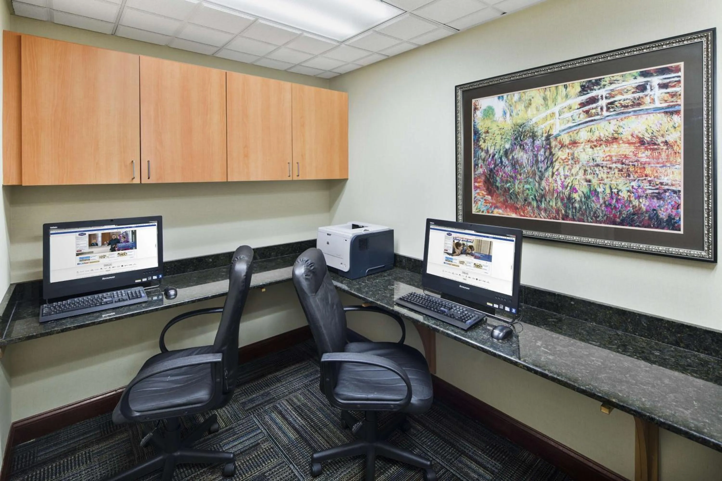 Business facilities in Hampton Inn Hinesville