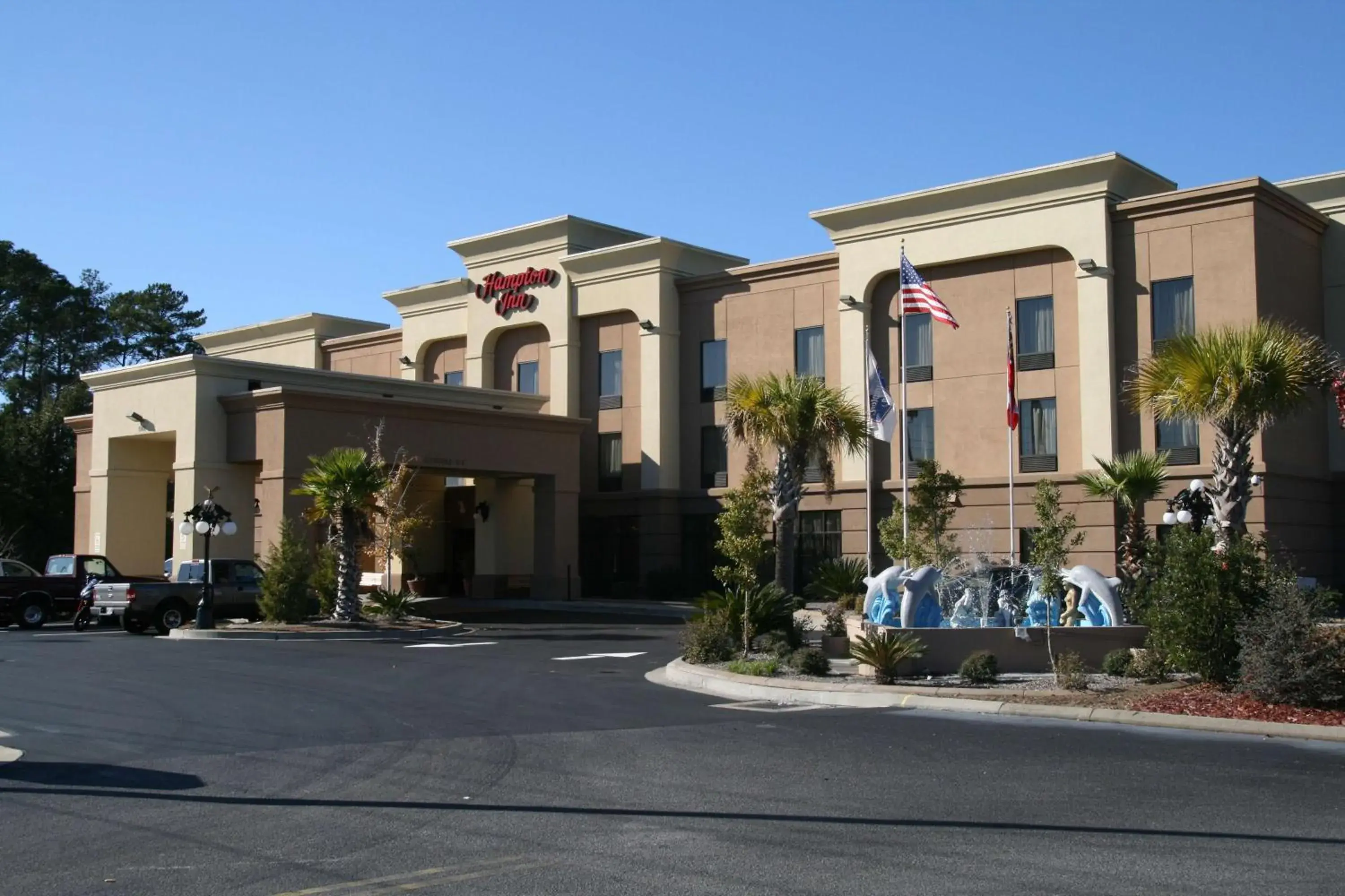 Property building in Hampton Inn Hinesville Property building in Hampton Inn Hinesville