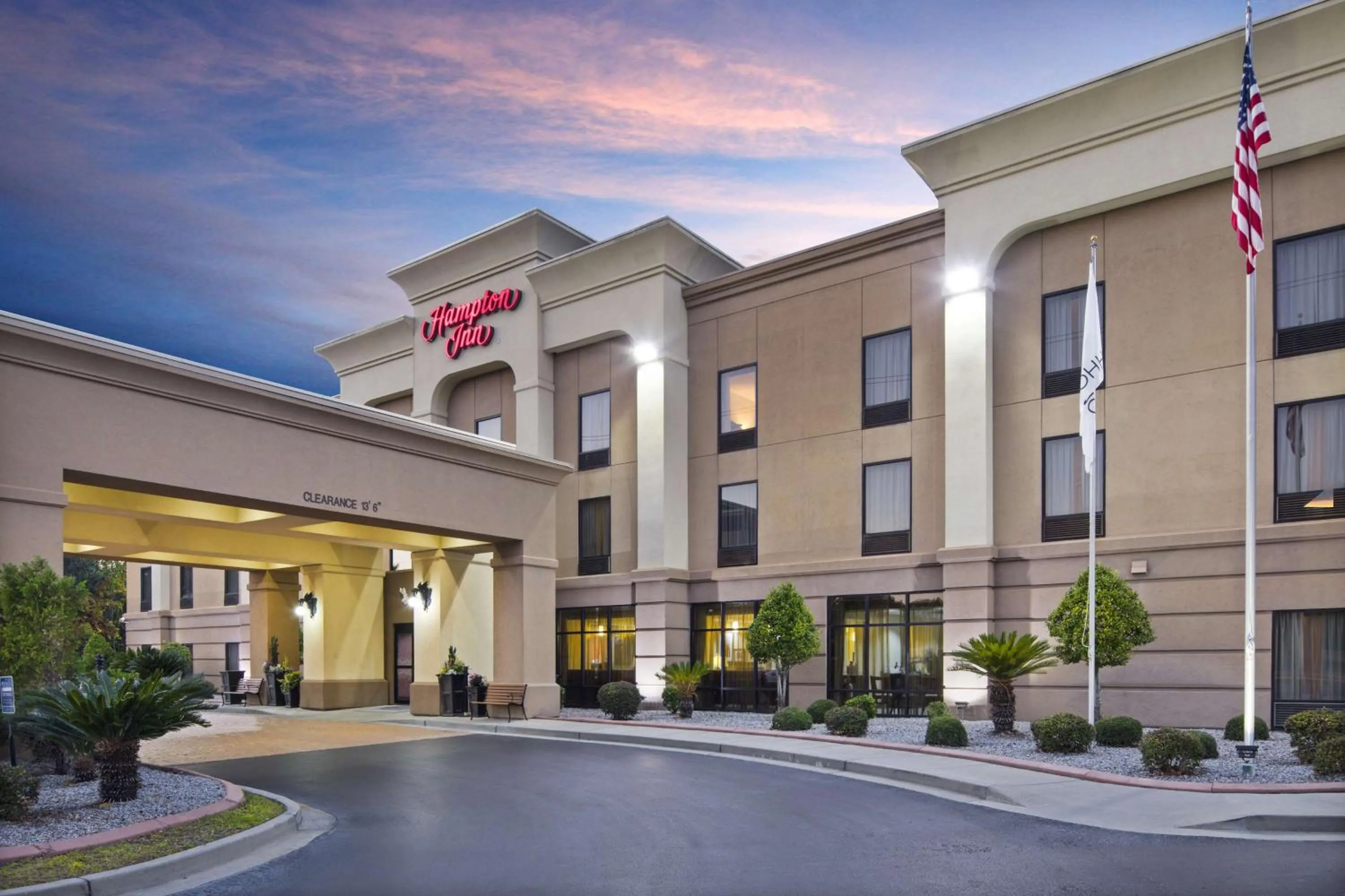 Property building in Hampton Inn Hinesville