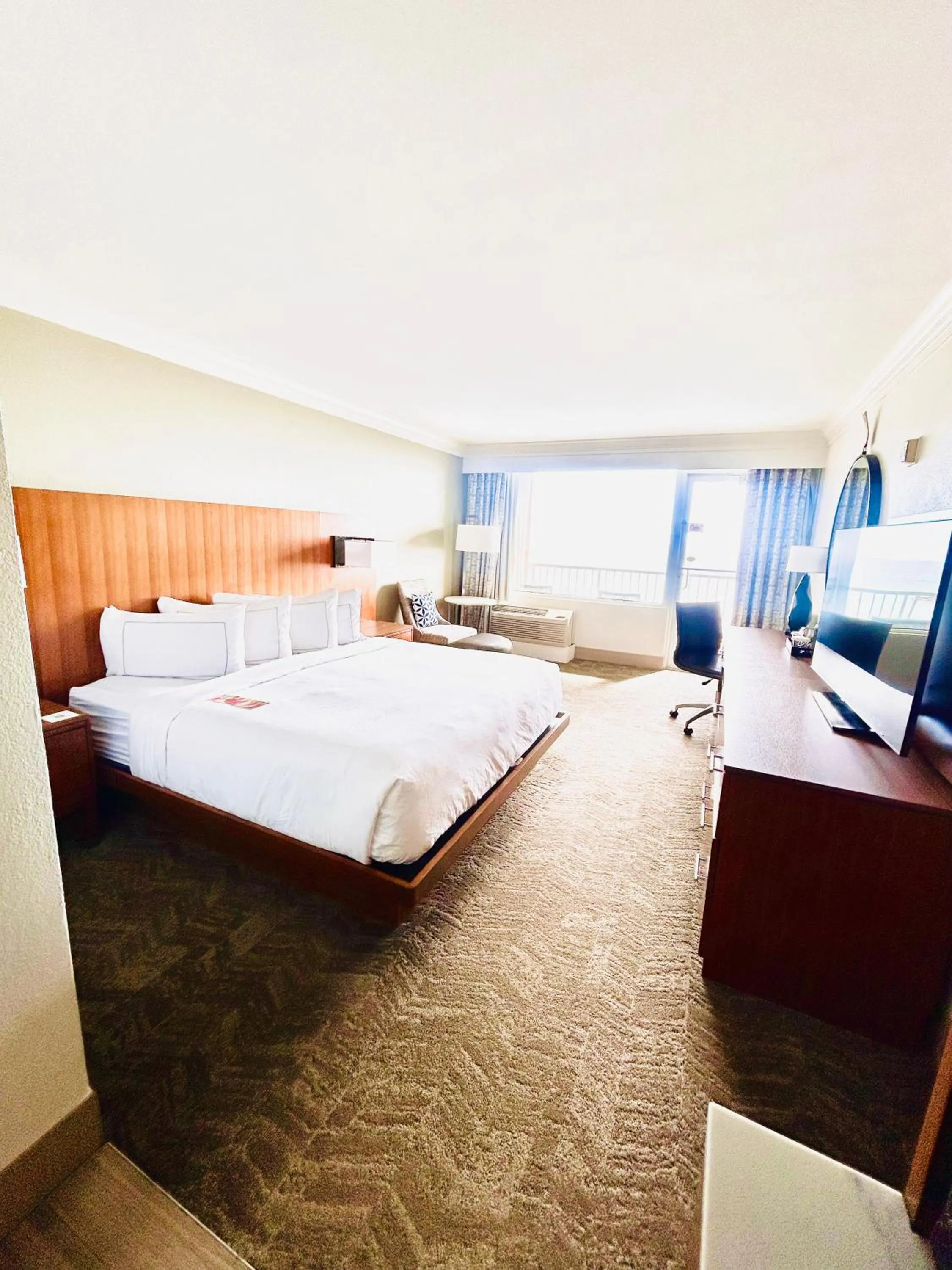 Bed in Hilton Pensacola Beach