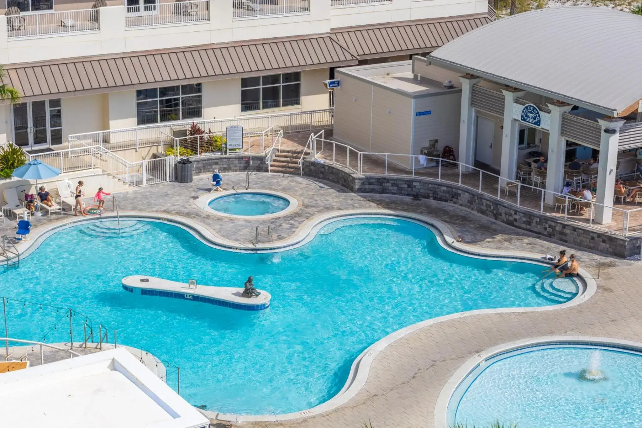 Swimming pool in Hilton Pensacola Beach Swimming pool in Hilton Pensacola Beach