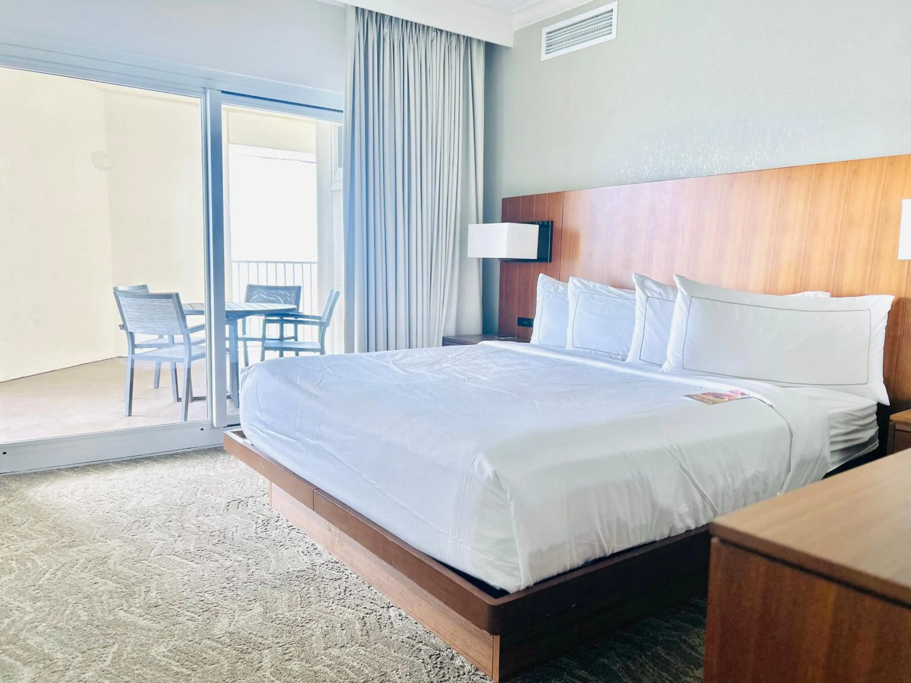 Photo of the whole room, Bed in Hilton Pensacola Beach