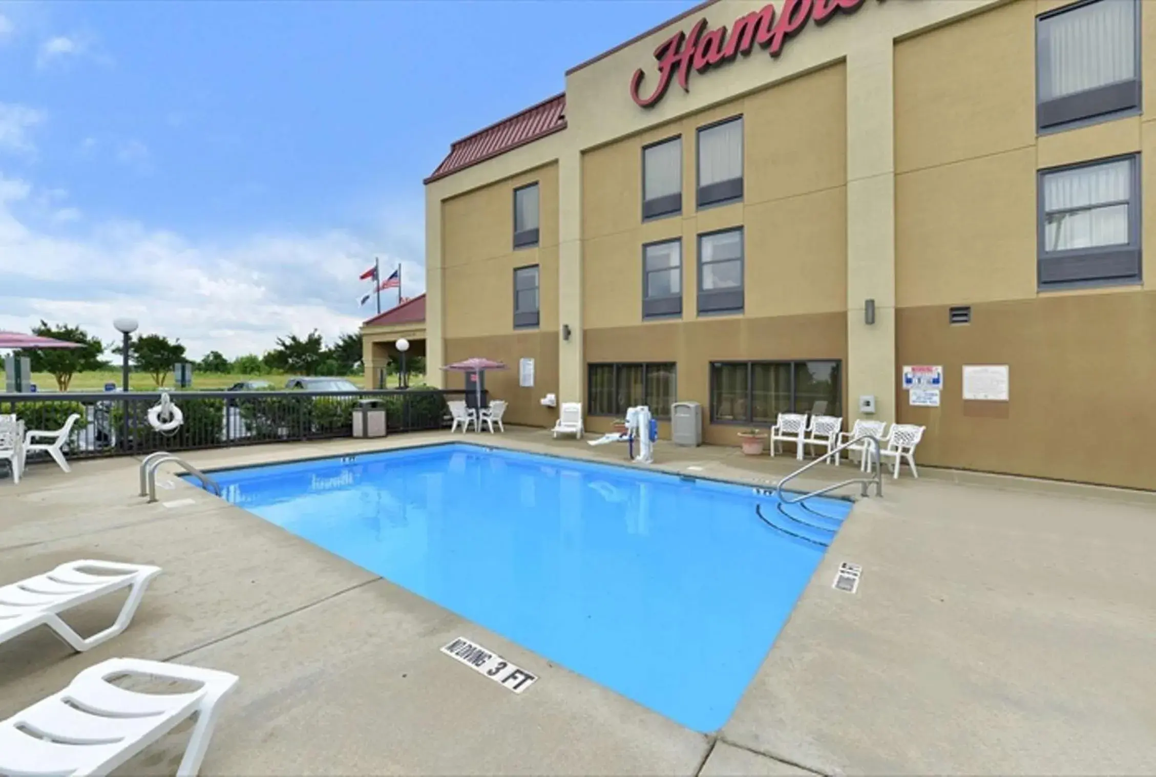 Pool view in Hampton Inn Raleigh Clayton I-40 Garner Pool view in Hampton Inn Raleigh Clayton I-40 Garner