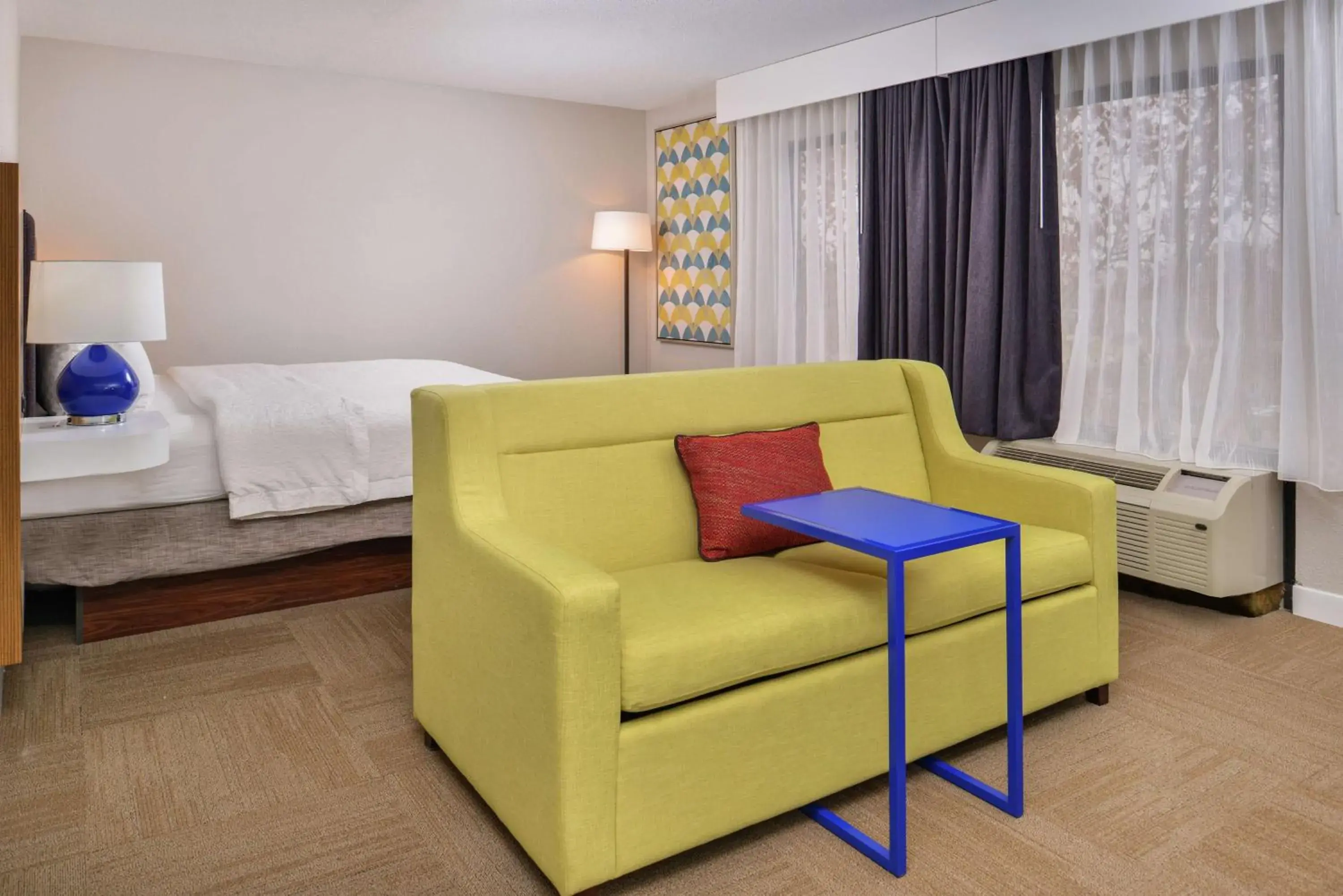 Bedroom, Bed in Hampton Inn Raleigh Clayton I-40 Garner Bedroom, Bed in Hampton Inn Raleigh Clayton I-40 Garner