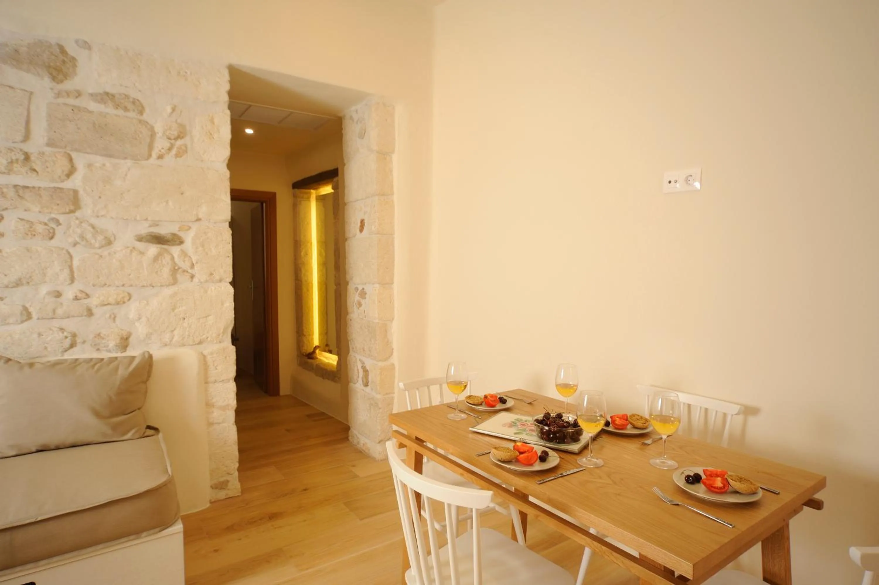 Dining area in Veranda Rossa Suites