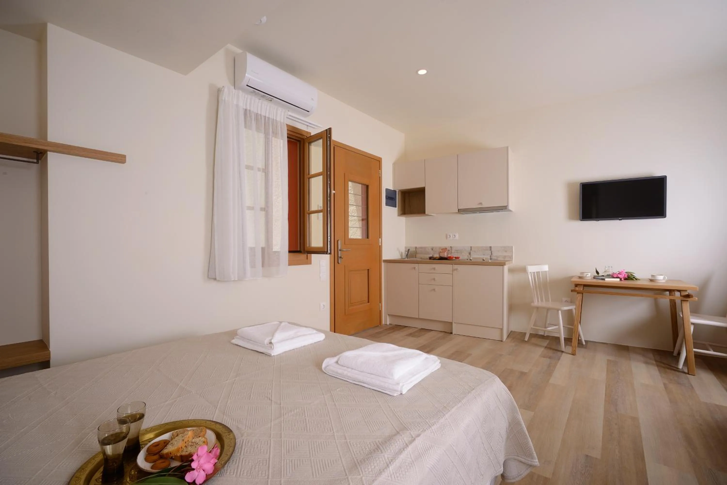 TV and multimedia, Bed in Veranda Rossa Suites