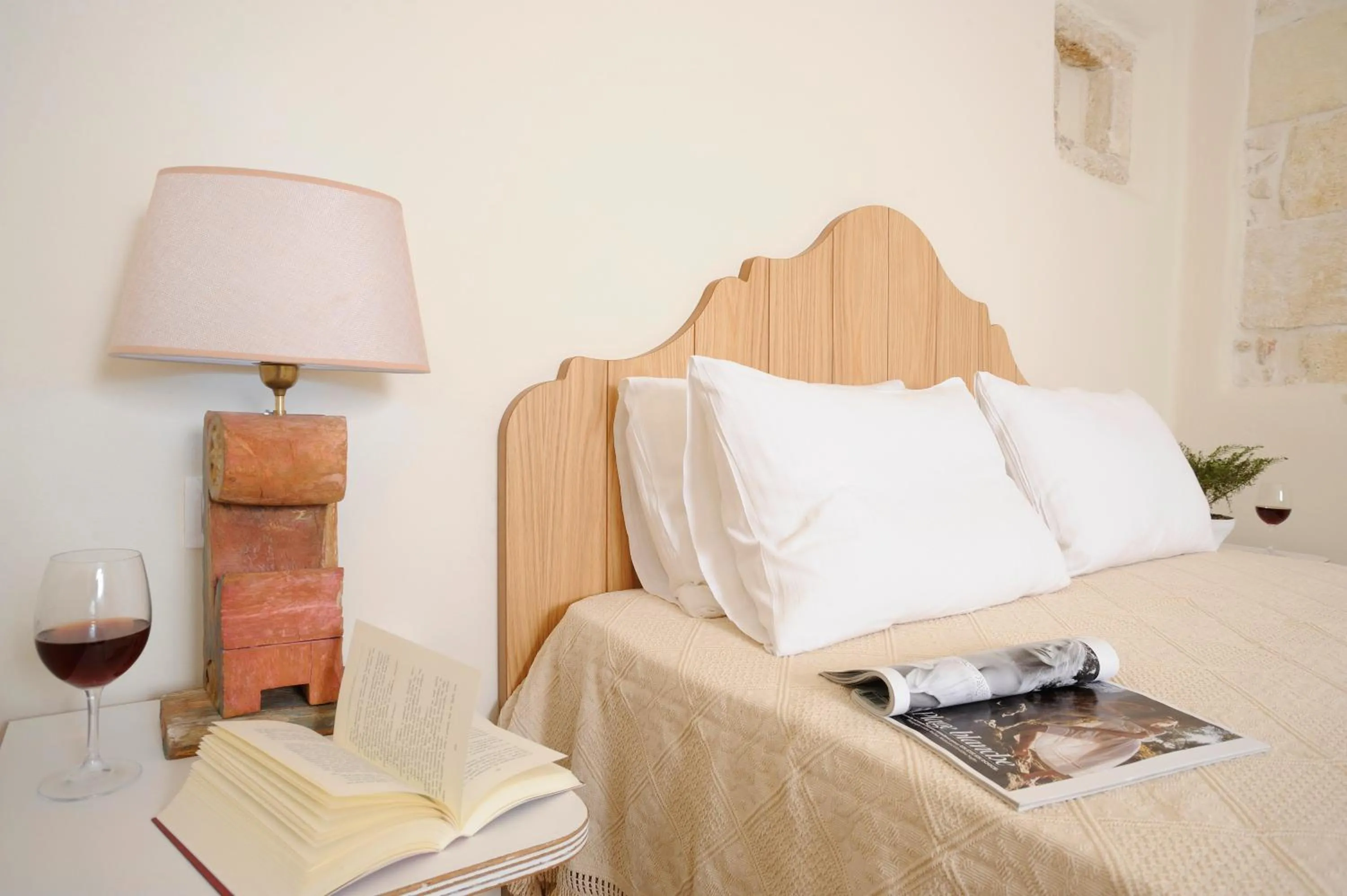 Decorative detail, Bed in Veranda Rossa Suites