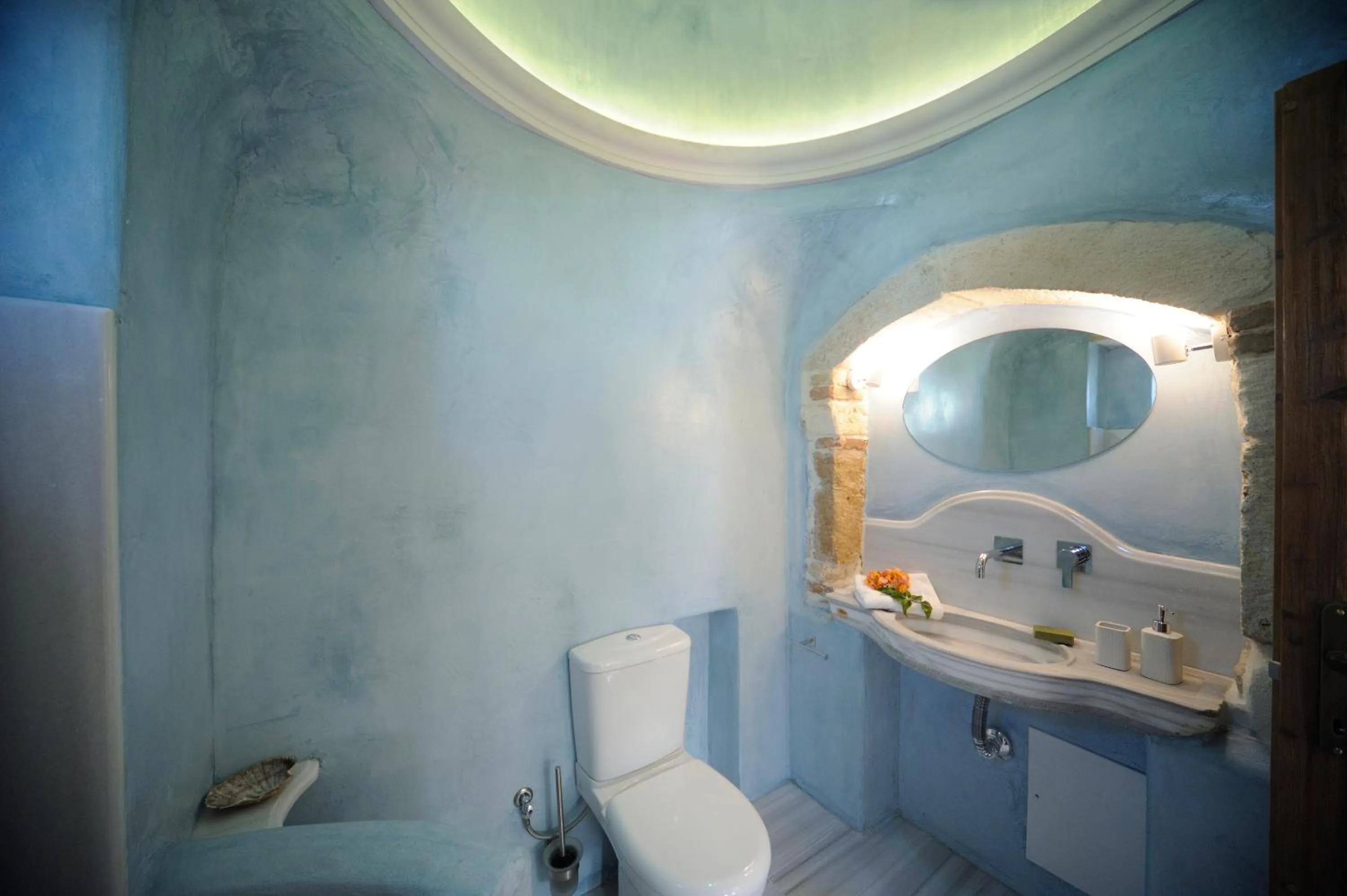 Shower in Veranda Rossa Suites