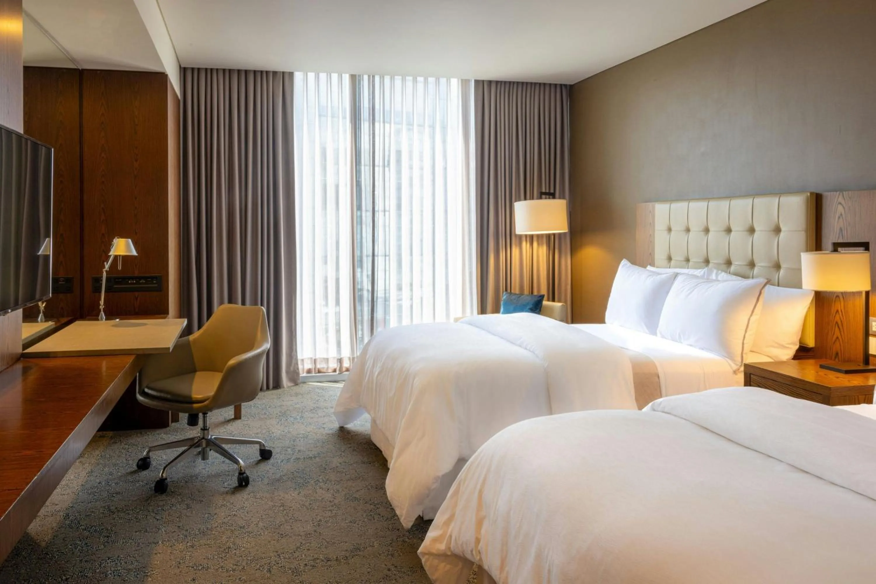 Photo of the whole room, Bed in The Westin Santa Fe, Mexico City