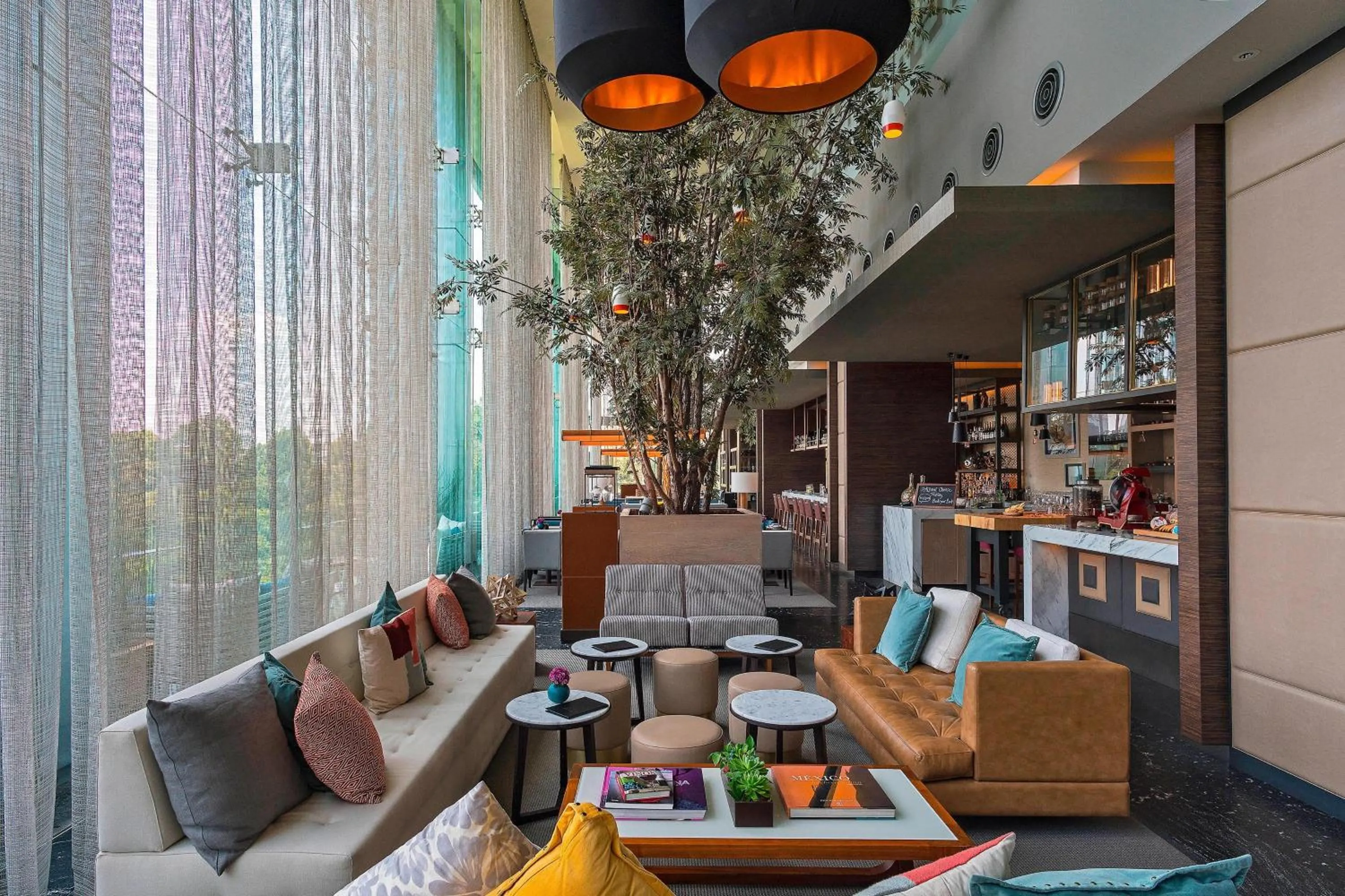 Lounge or bar in The Westin Santa Fe, Mexico City