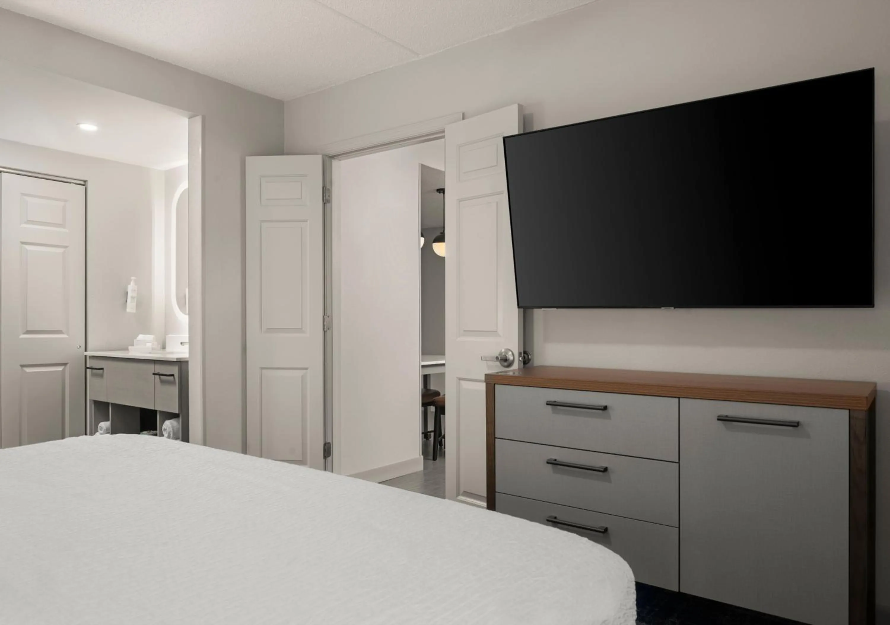 Bedroom, Bed in Homewood Suites by Hilton Chester