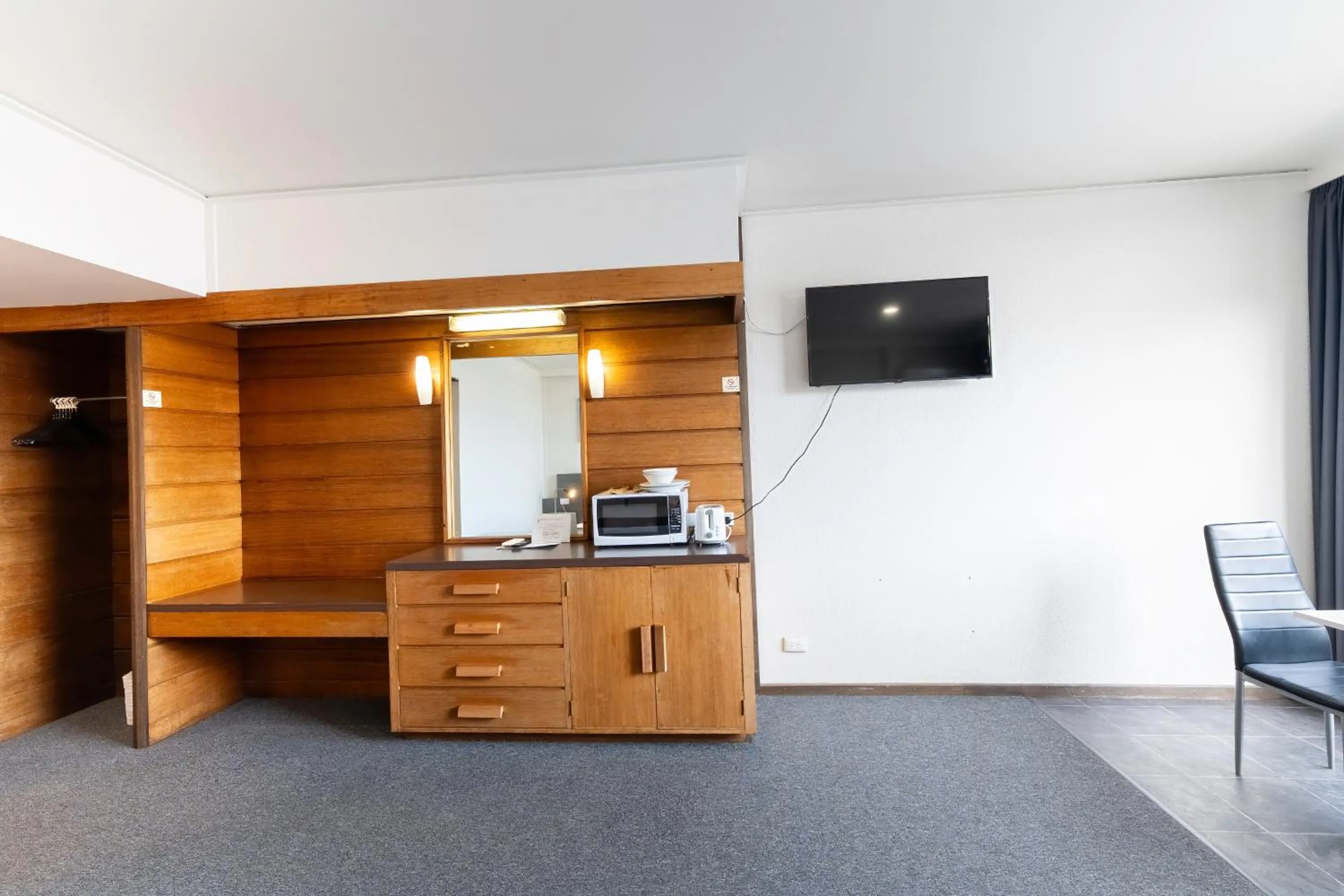 TV and multimedia in Bayside Hotel