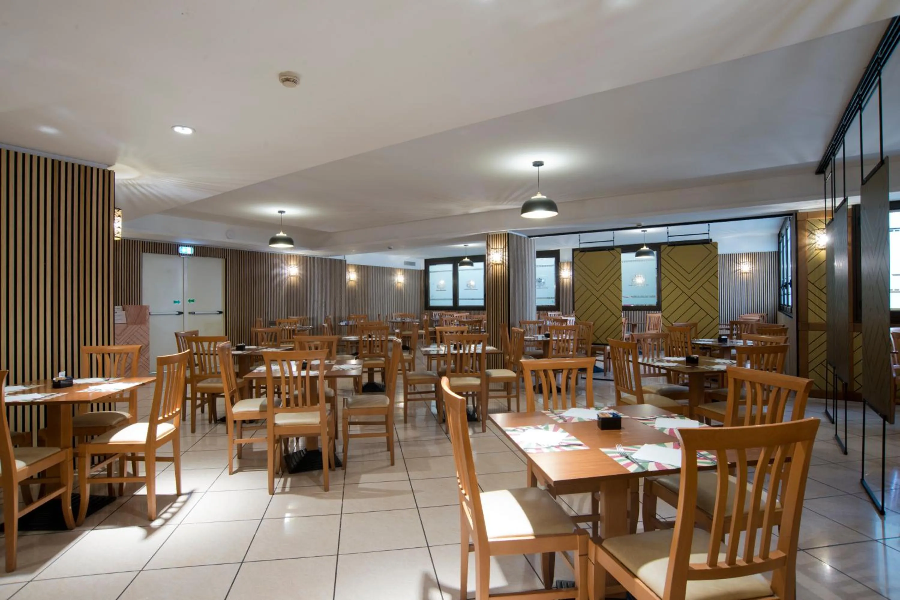 Restaurant/places to eat in Hotel The Brand