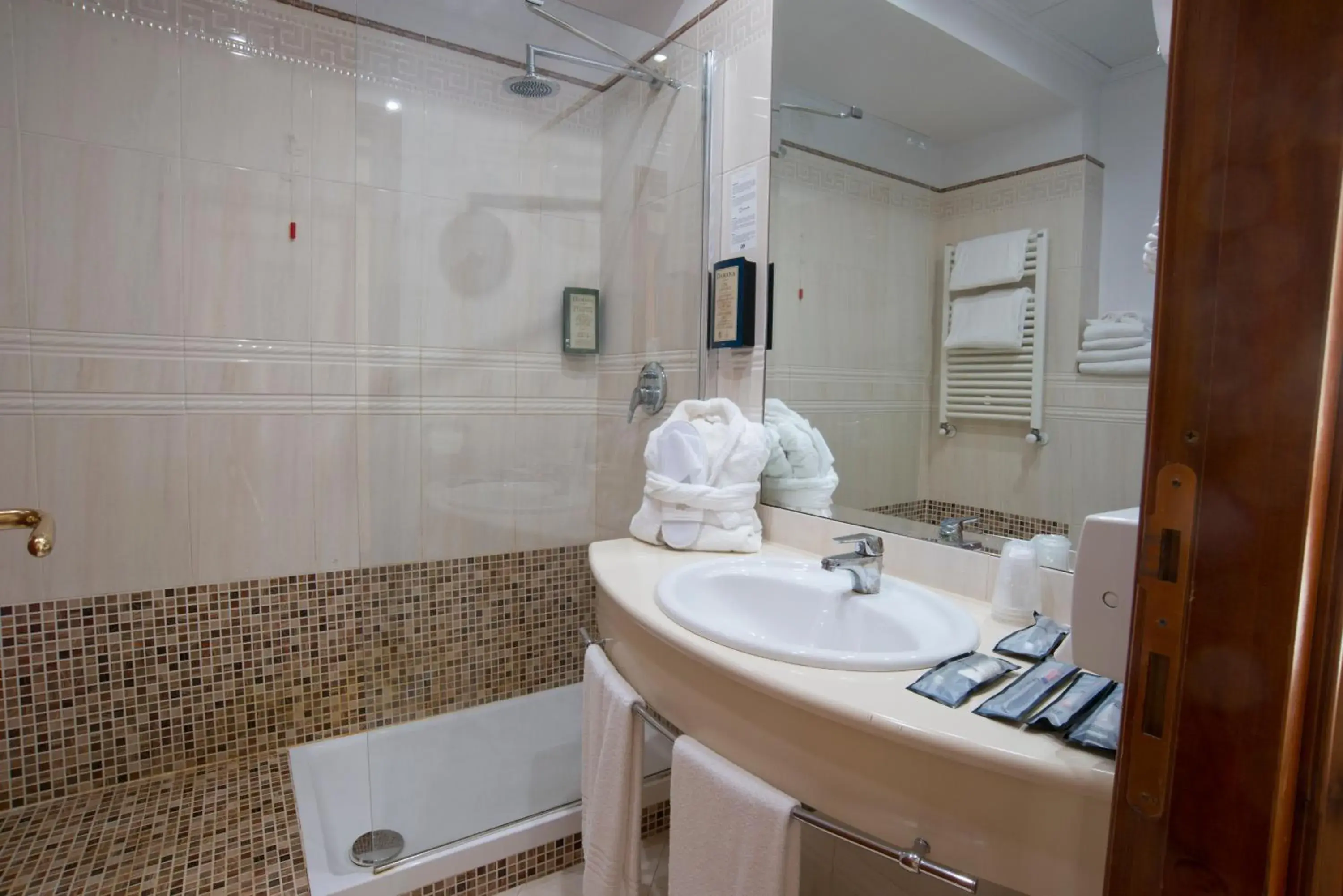 Superior Double or Twin Room in Hotel The Brand Superior Double or Twin Room in Hotel The Brand