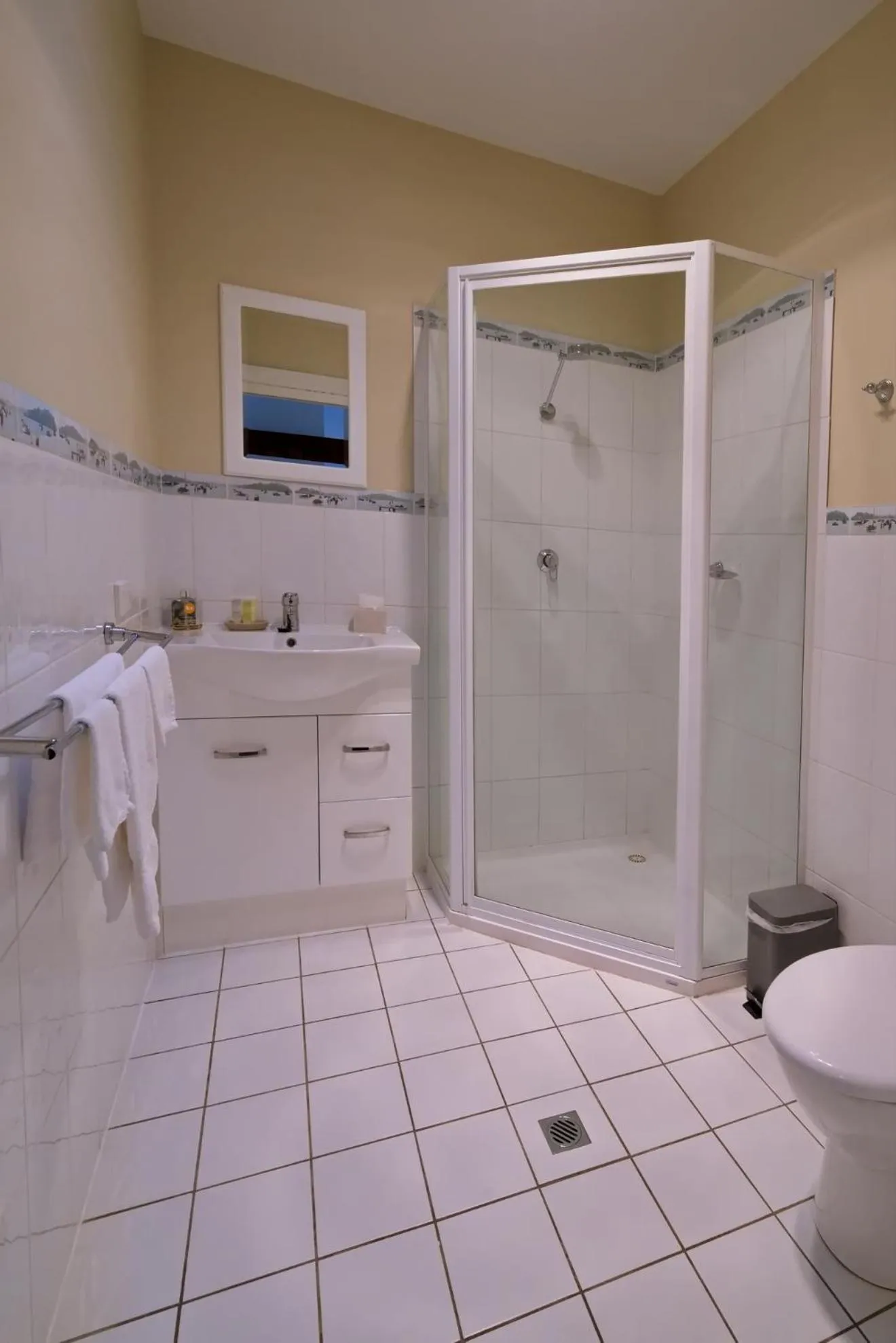 Shower in Tranquilles Bed & Breakfast