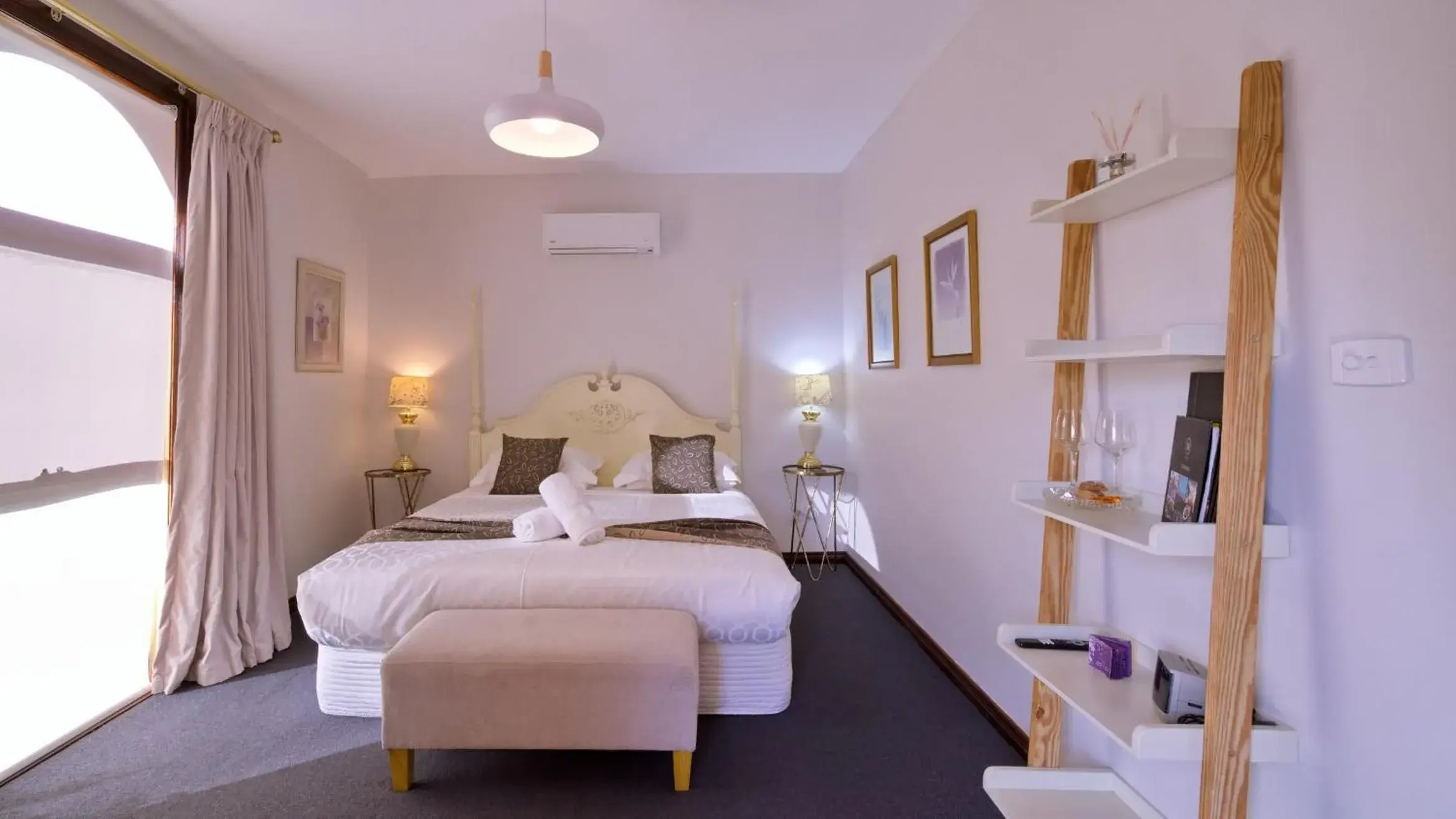 Photo of the whole room, Bed in Tranquilles Bed & Breakfast Photo of the whole room, Bed in Tranquilles Bed & Breakfast
