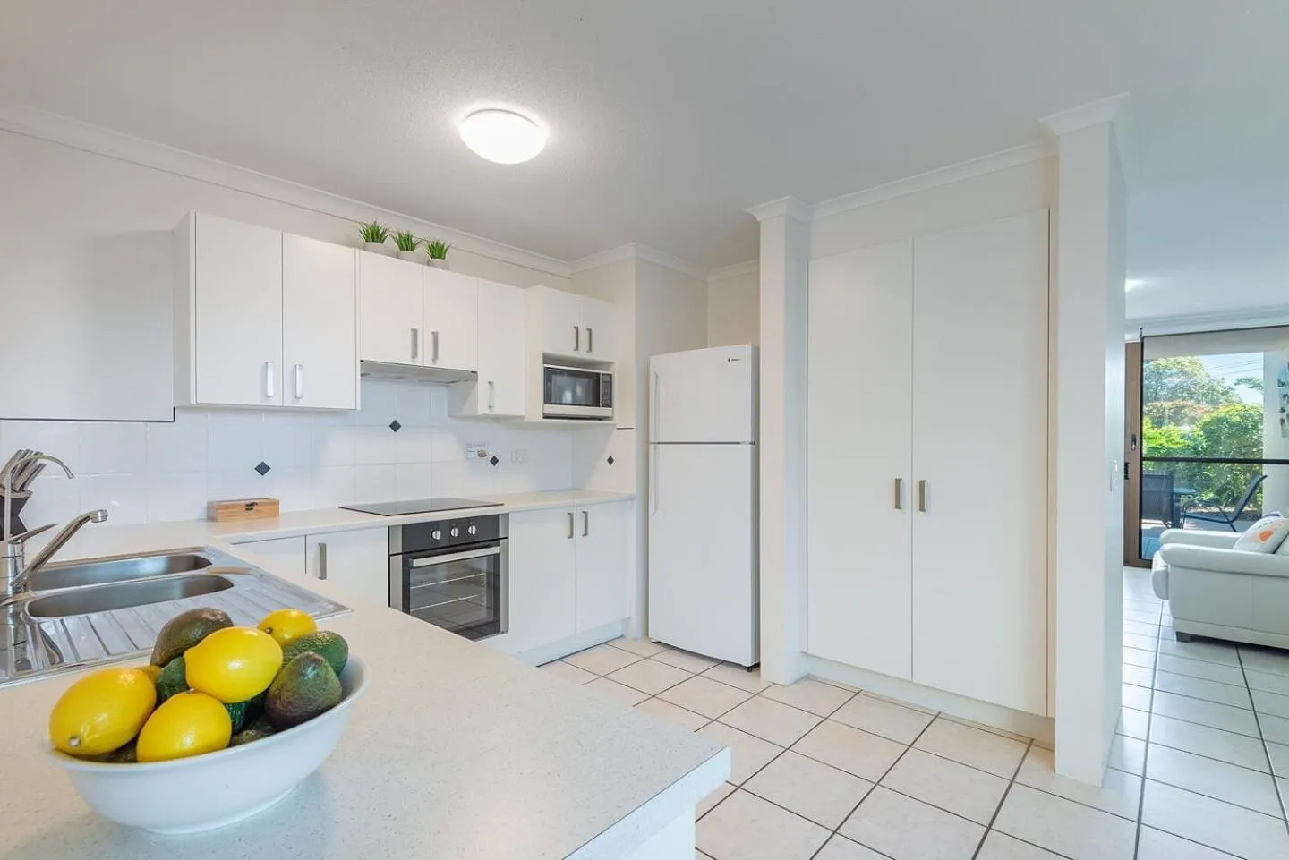 kitchen in Munna Beach Apartments