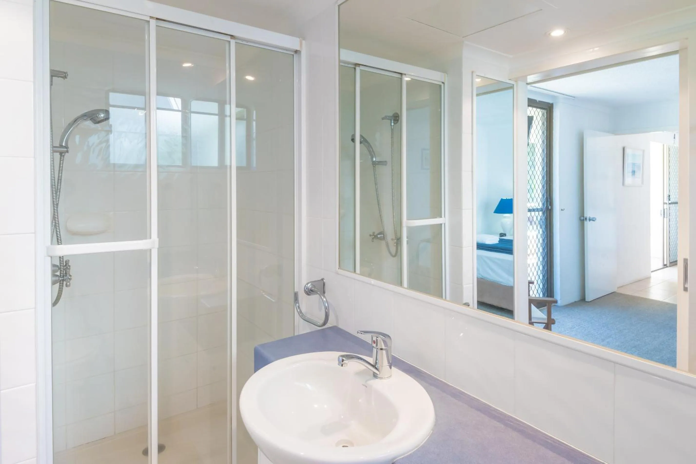 Bathroom in Munna Beach Apartments