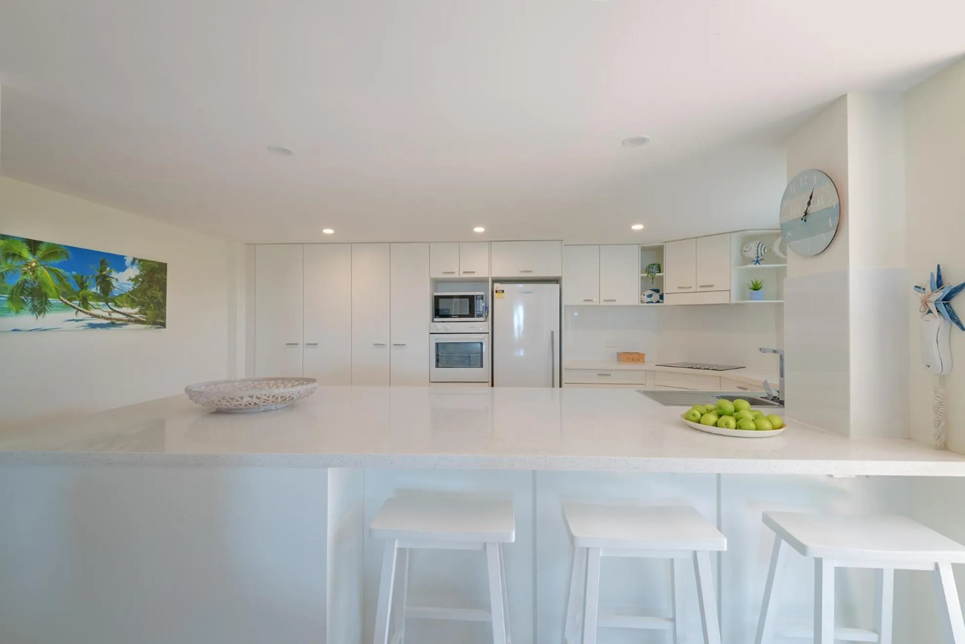 Kitchen or kitchenette in Munna Beach Apartments