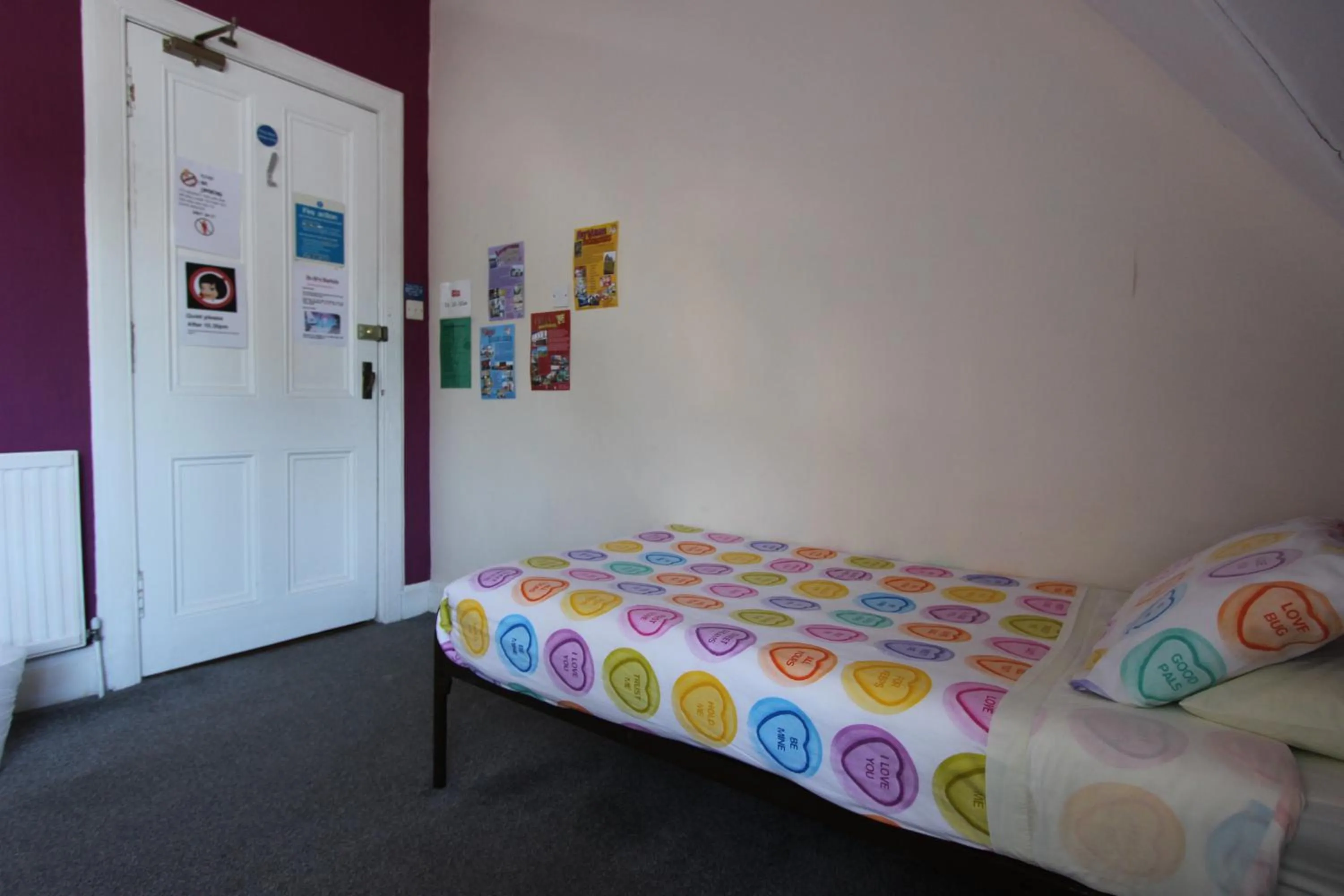 Budget Twin Room in Pitlochry Backpackers