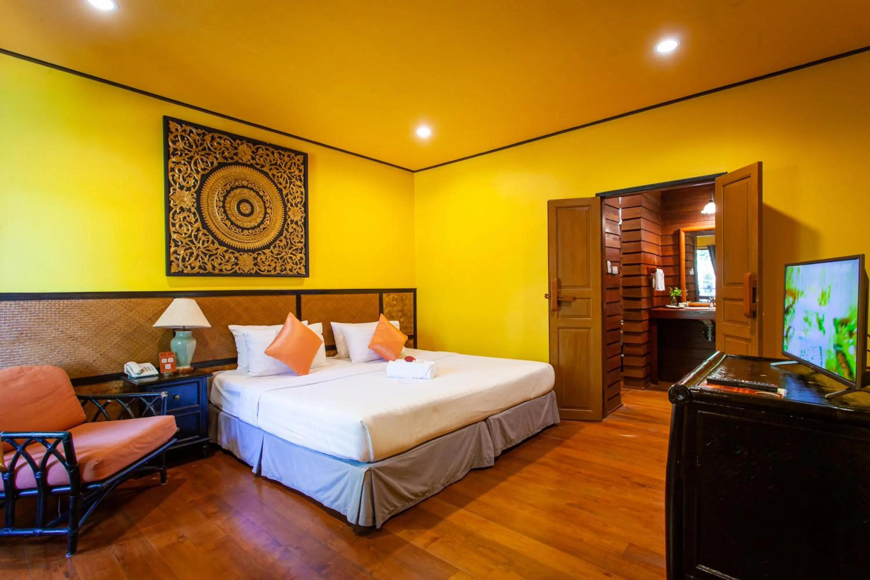 Photo of the whole room, Bed in Baan Krating Phuket Resort -SHA Plus