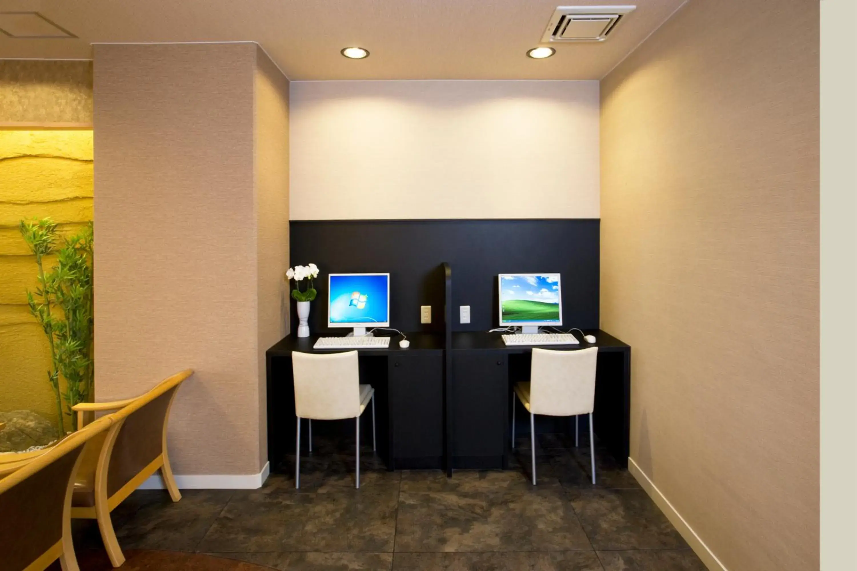 Business facilities, Business Area/Conference Room in Ryokan Hirashin Kyoto