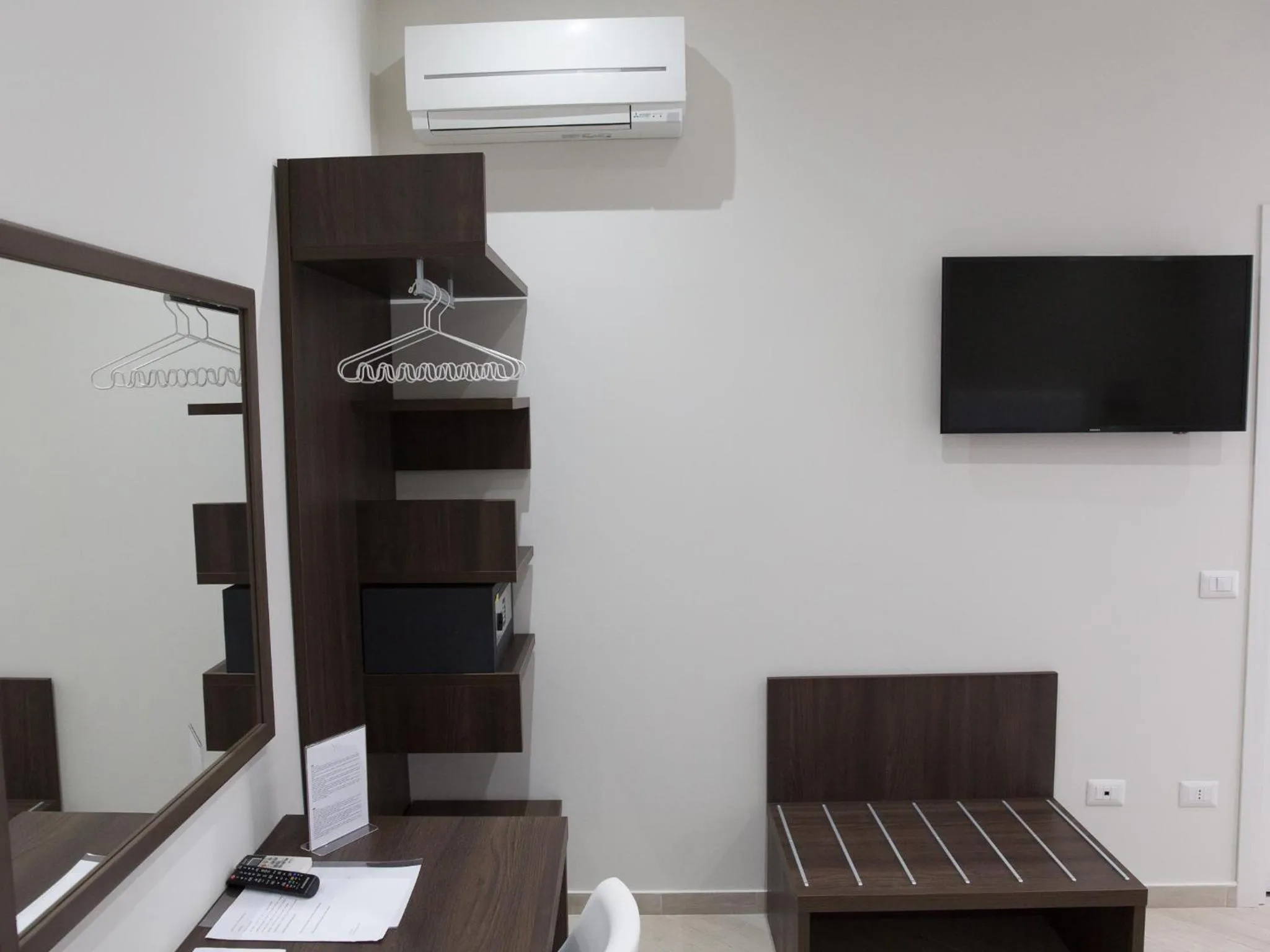 Photo of the whole room in Venustas Roma Hotel