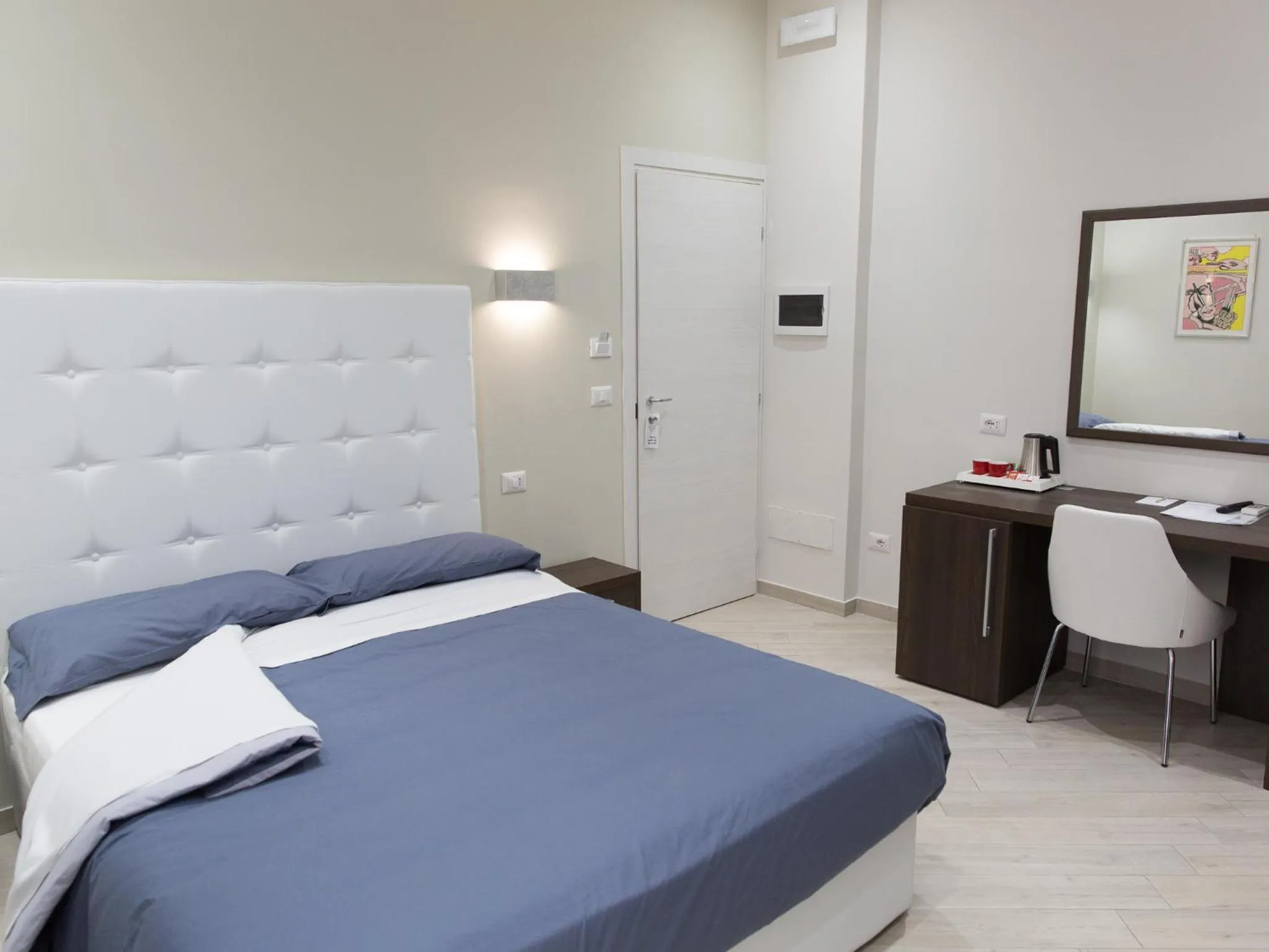 Photo of the whole room, Bed in Venustas Roma Hotel