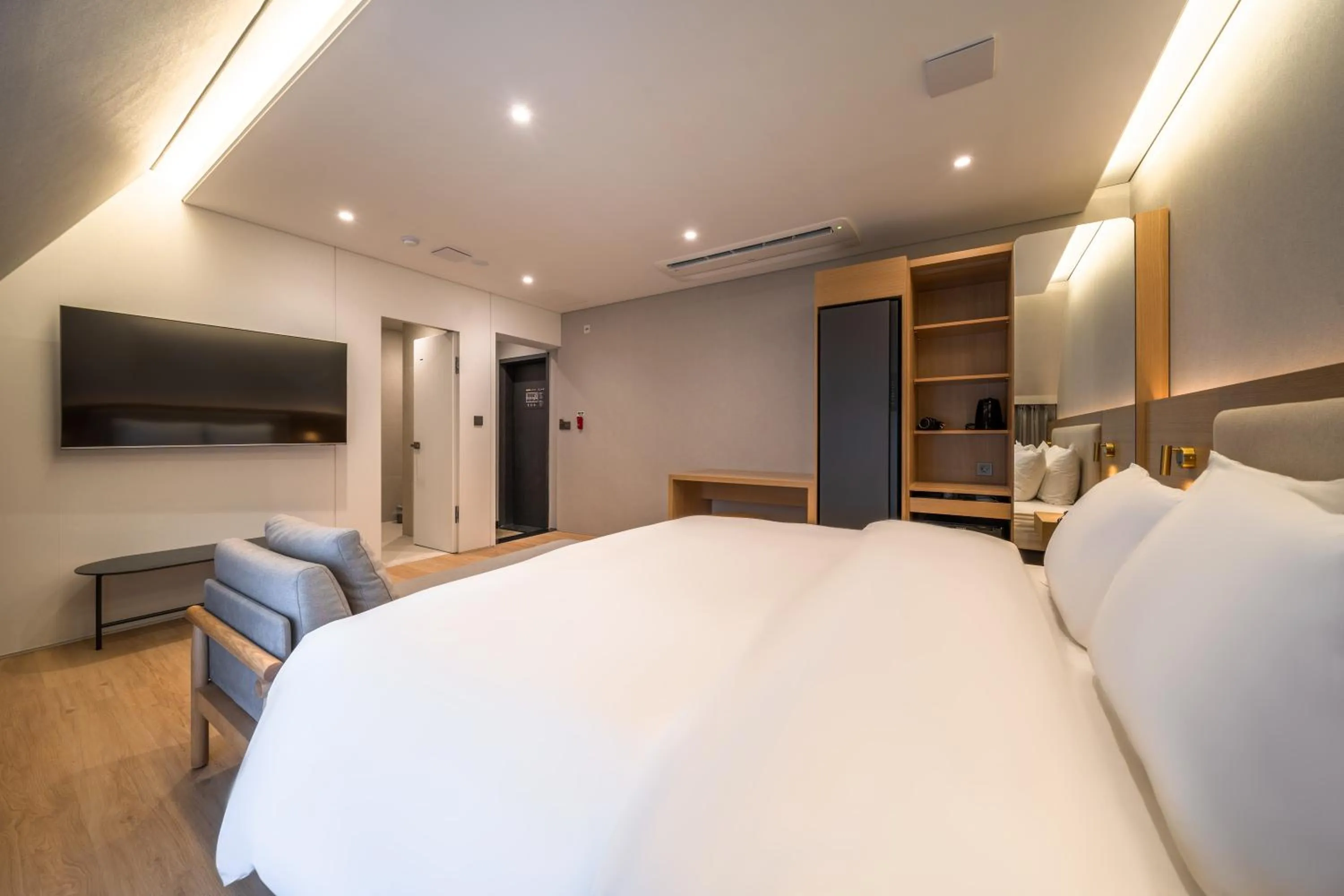 Bed in Comfort inn Yeouido