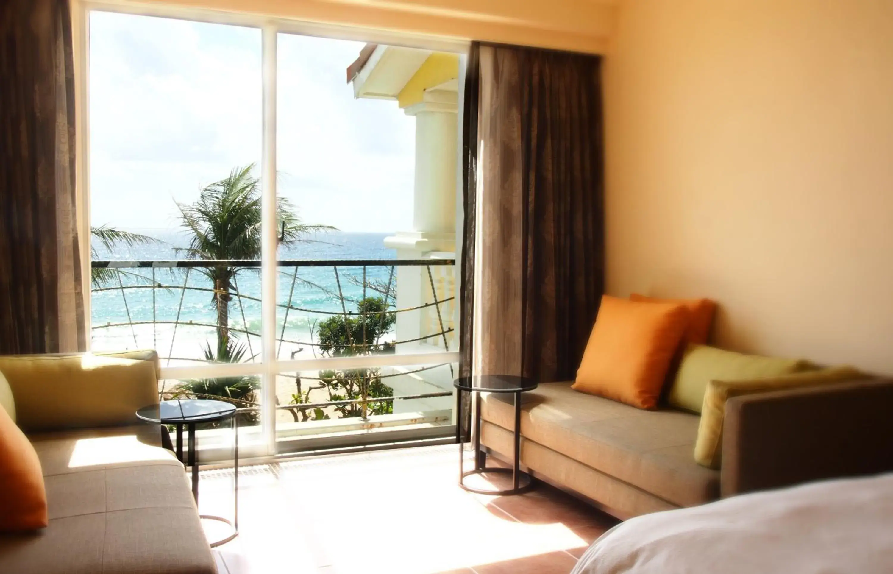 Seating area, Bed in Chateau Beach Resort Kenting Seating area, Bed in Chateau Beach Resort Kenting