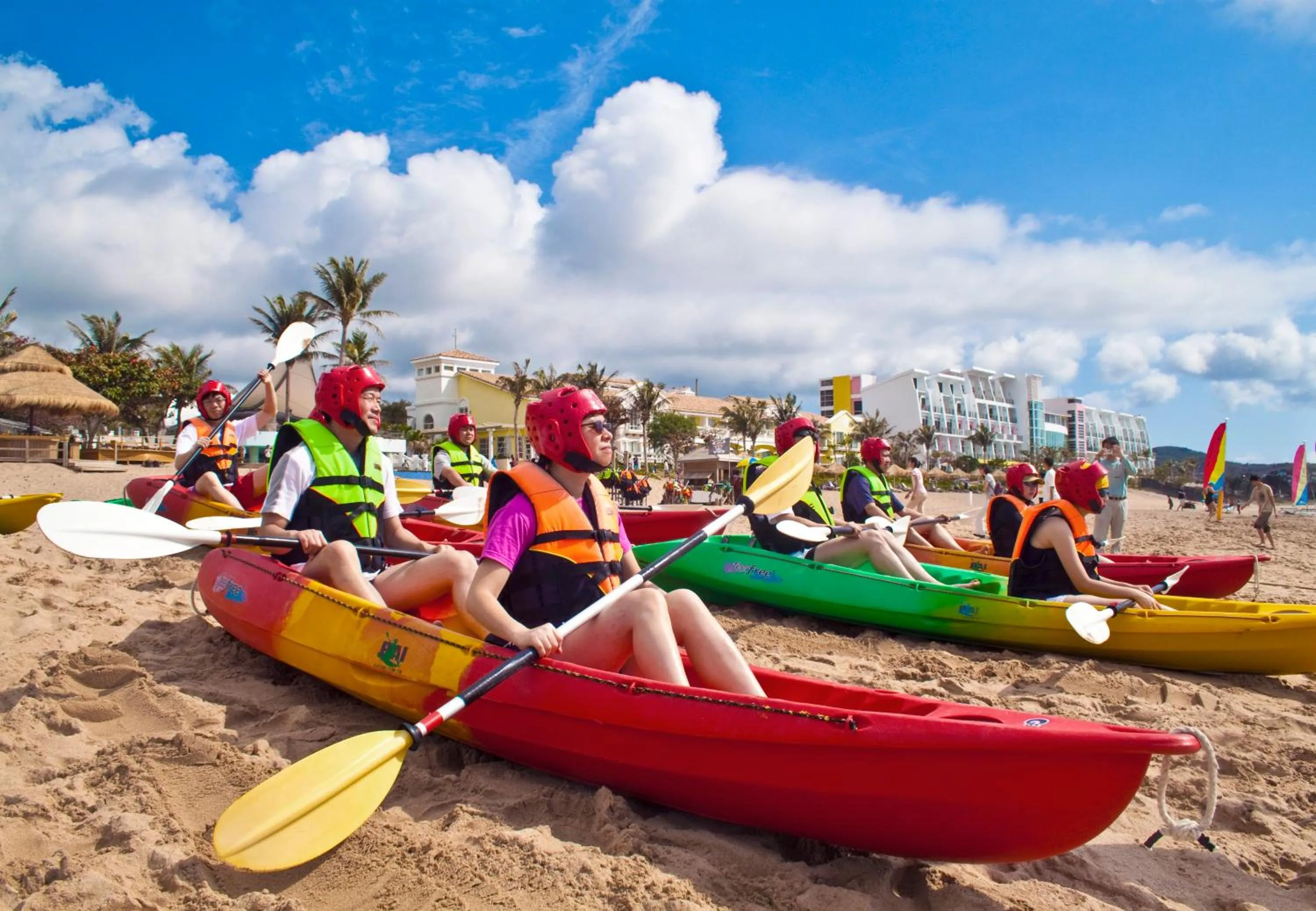 Canoeing in Chateau Beach Resort Kenting