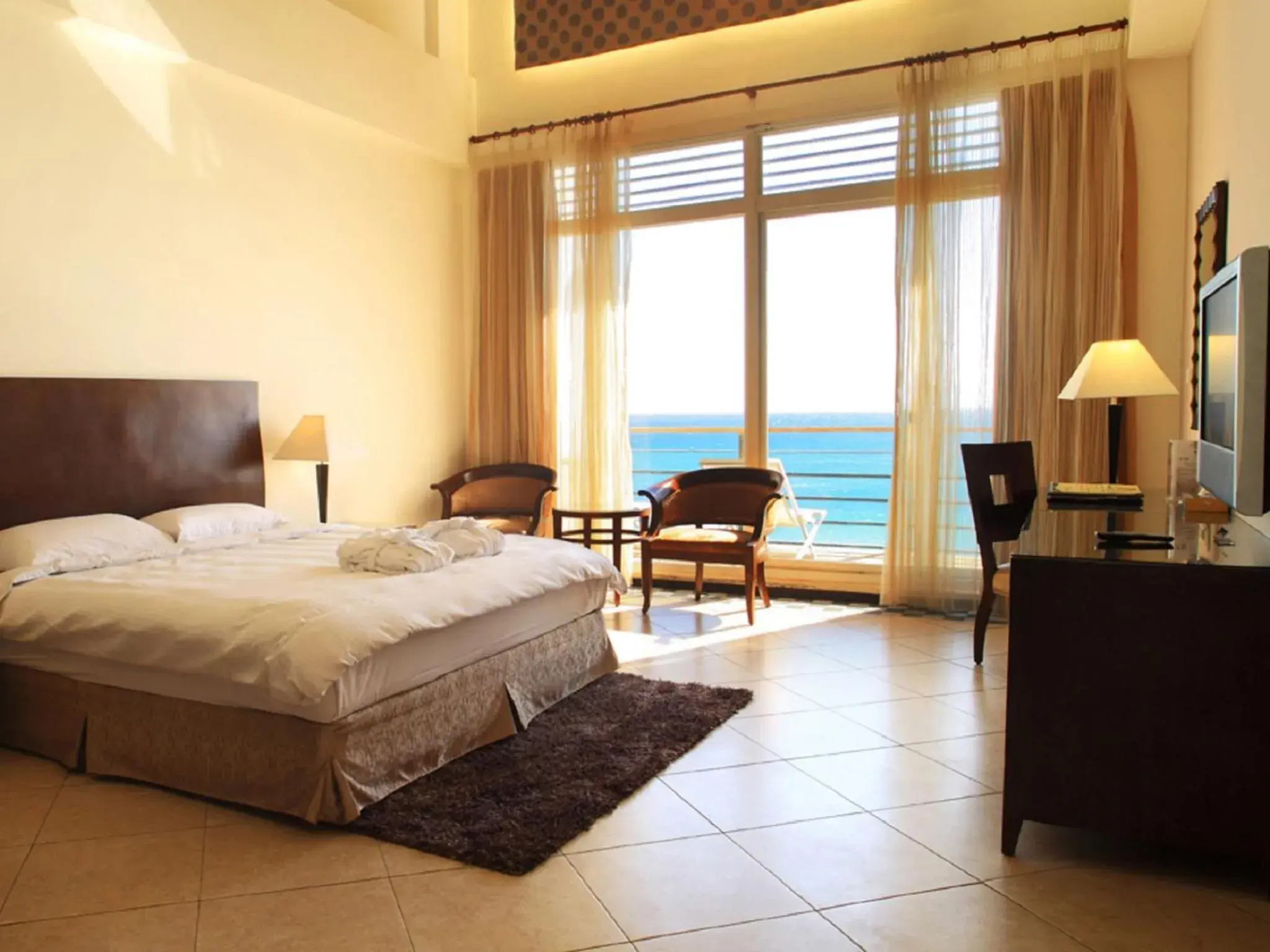 Day, Bed in Chateau Beach Resort Kenting Day, Bed in Chateau Beach Resort Kenting