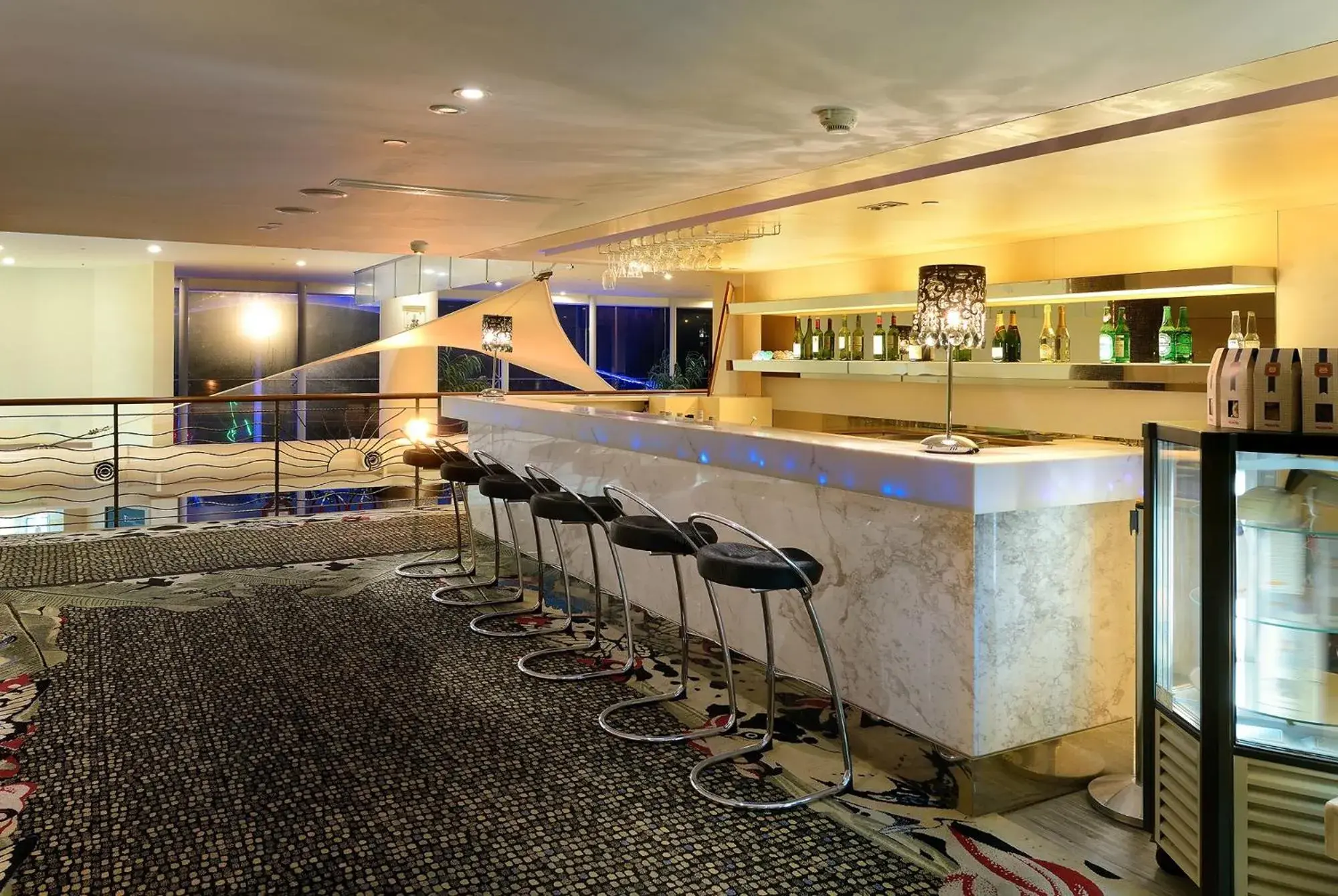 Lounge or bar in Chateau Beach Resort Kenting Lounge or bar in Chateau Beach Resort Kenting