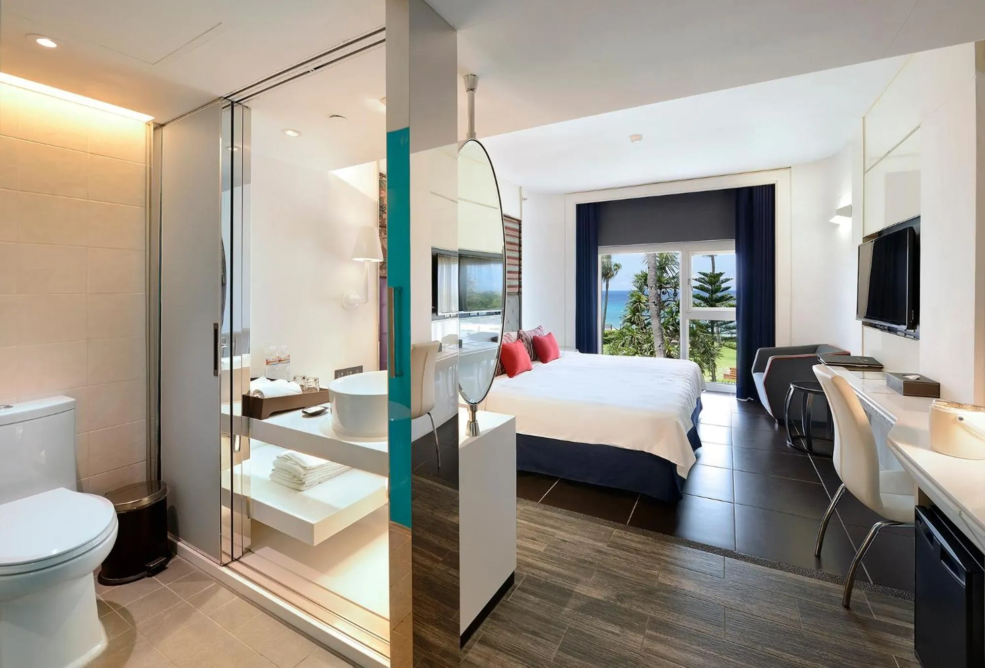 Bed in Chateau Beach Resort Kenting