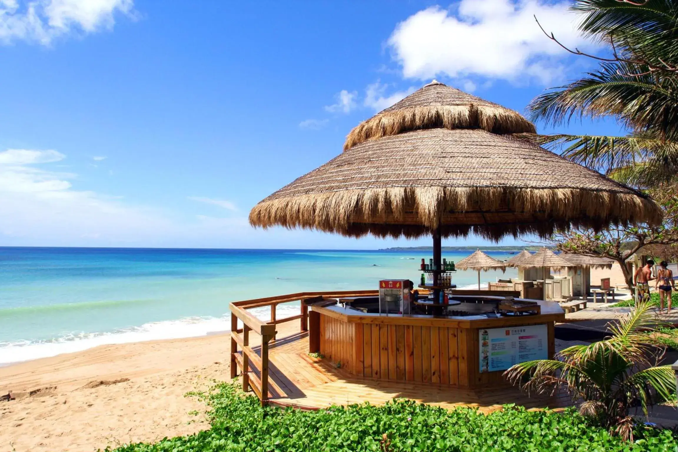 Lounge or bar in Chateau Beach Resort Kenting Lounge or bar in Chateau Beach Resort Kenting