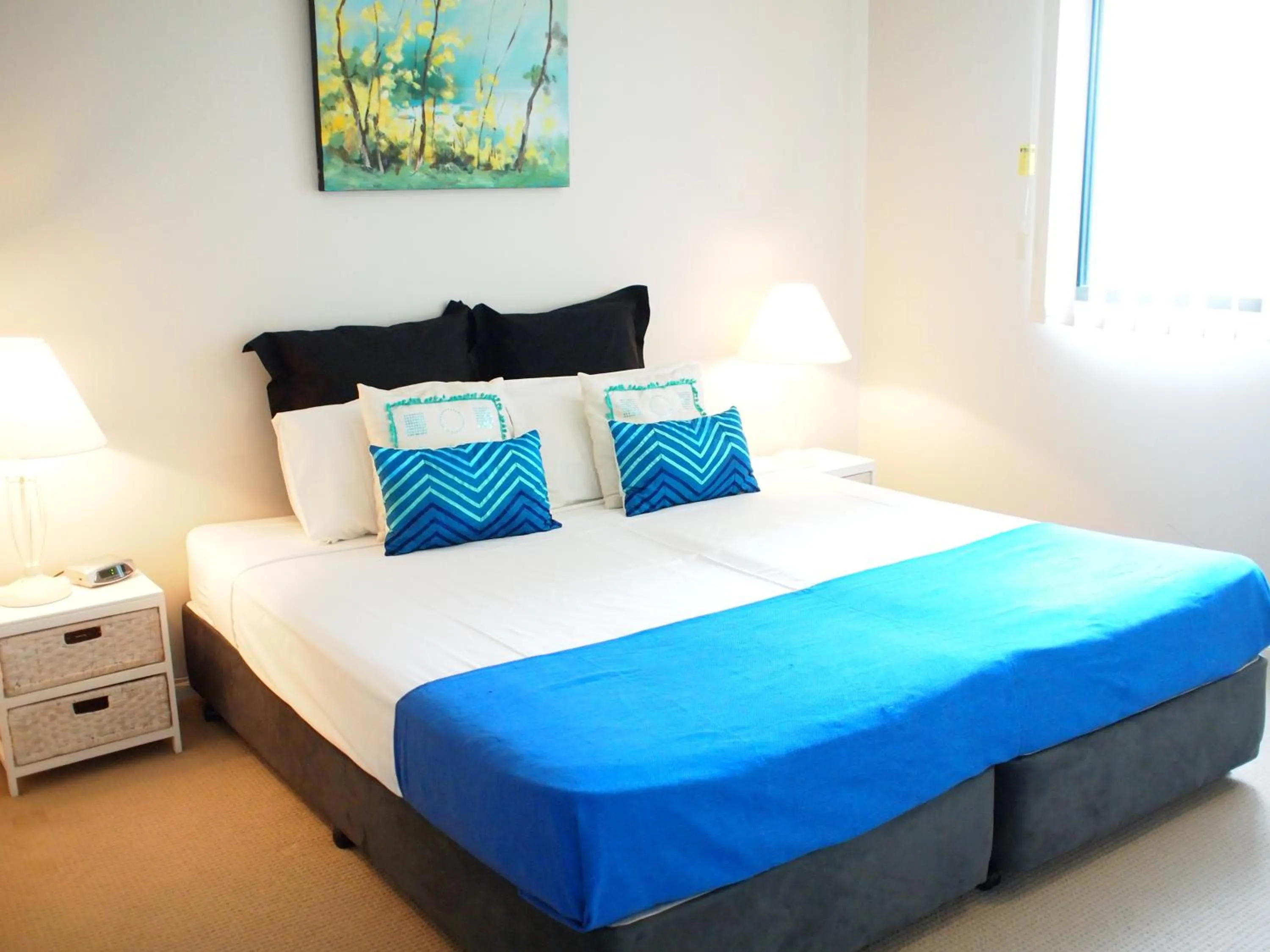 Bedroom, Bed in Edge Apartments Cairns