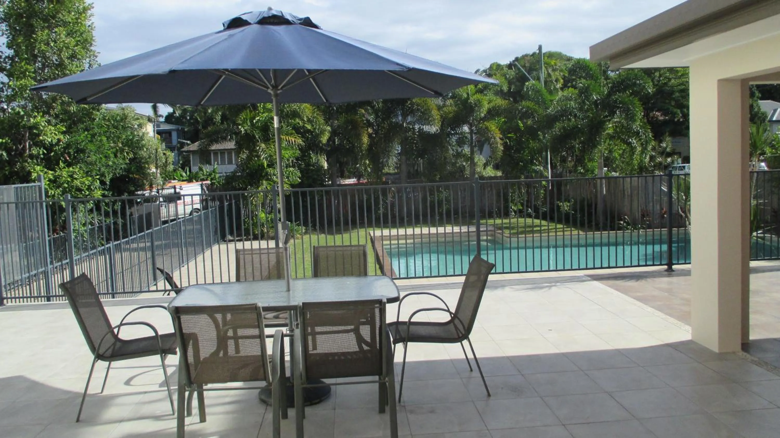 BBQ facilities in Edge Apartments Cairns
