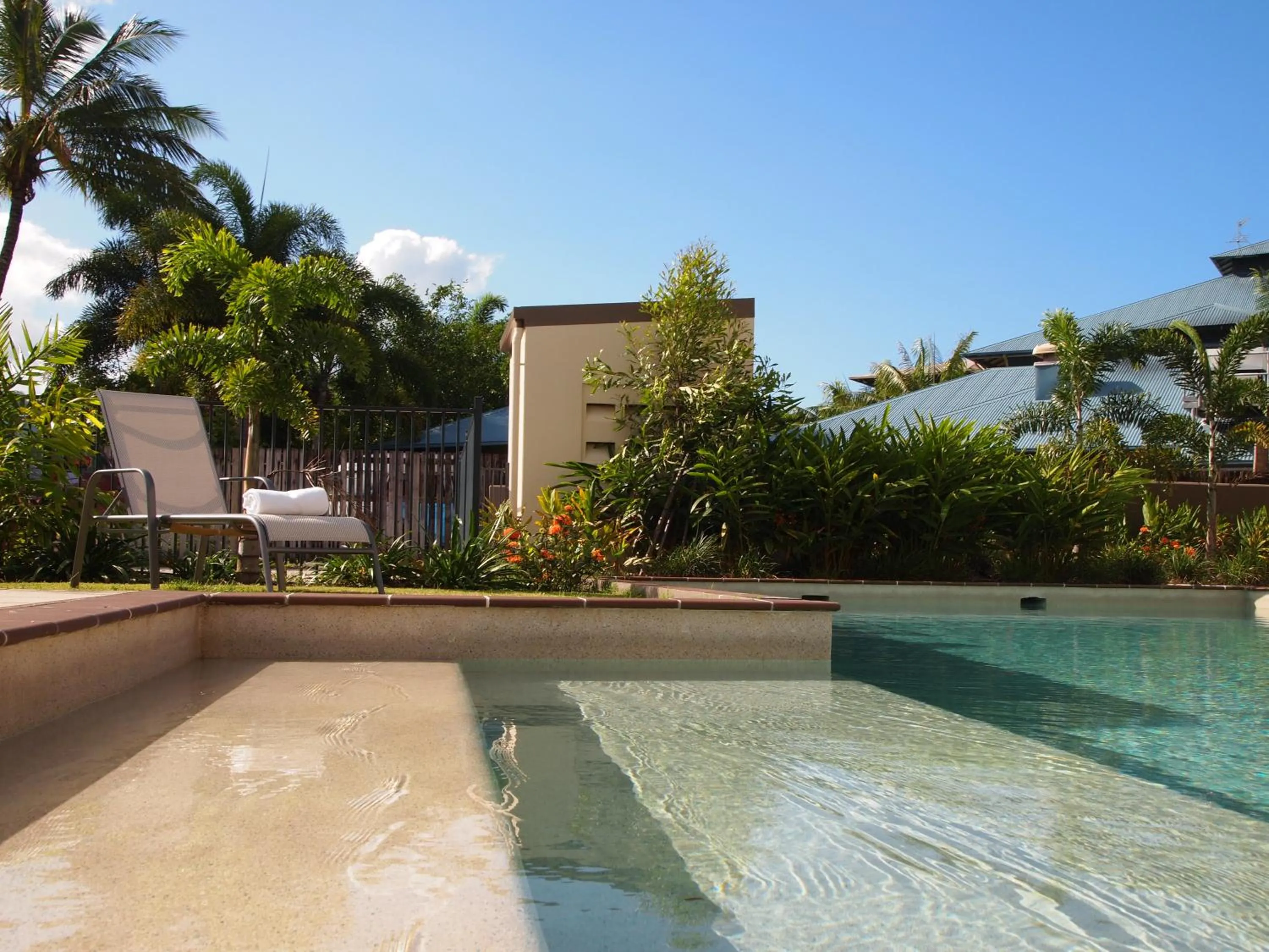 Swimming pool in Edge Apartments Cairns