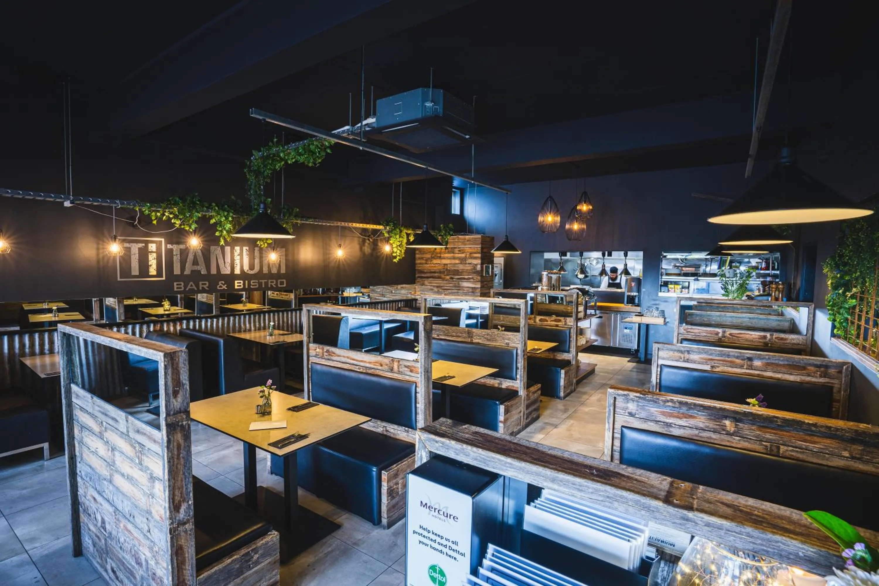 Restaurant/places to eat in Hotel Launceston