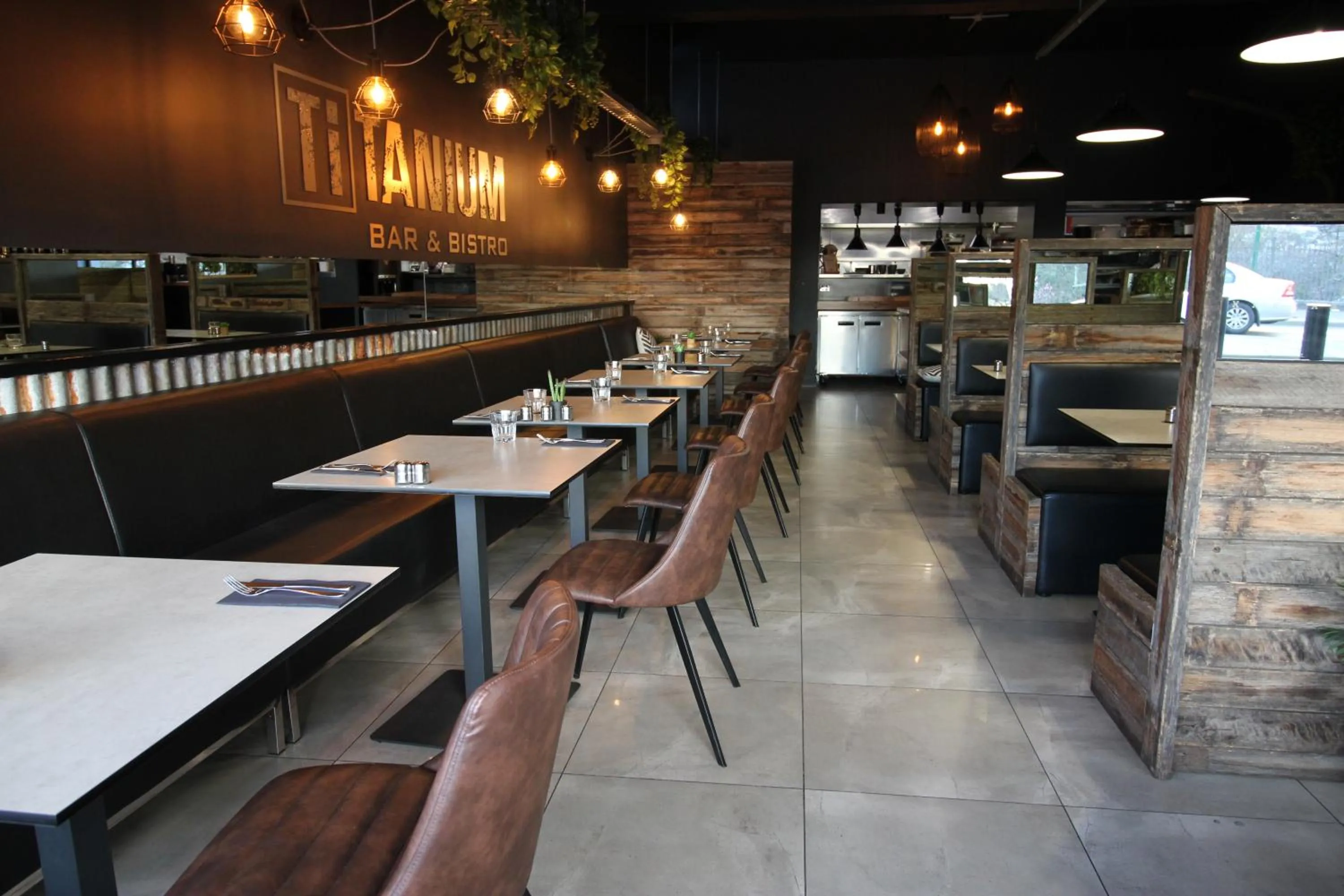 Restaurant/places to eat in Hotel Launceston