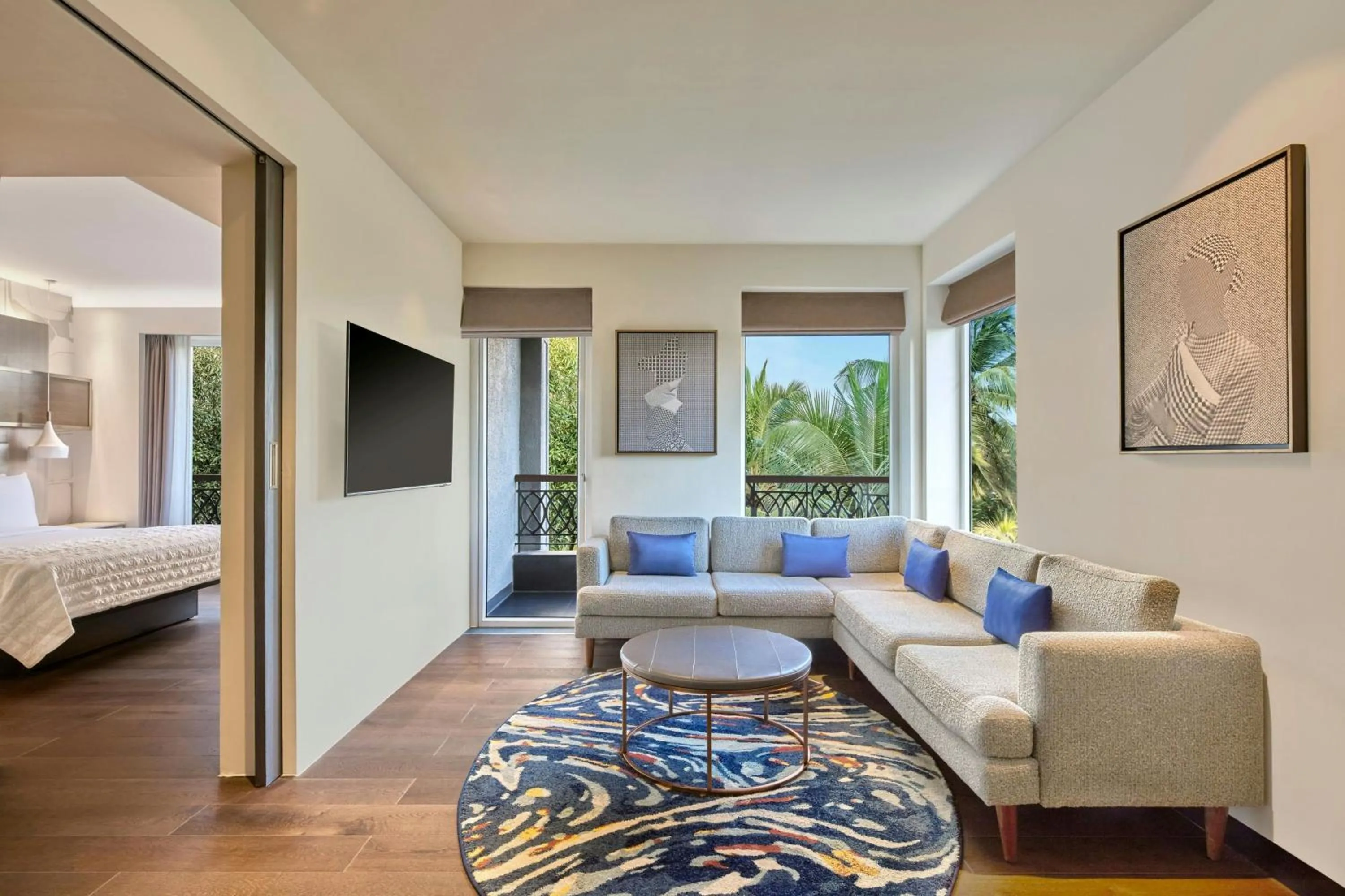 Living room, Bed in Le Meridien Goa, Calangute