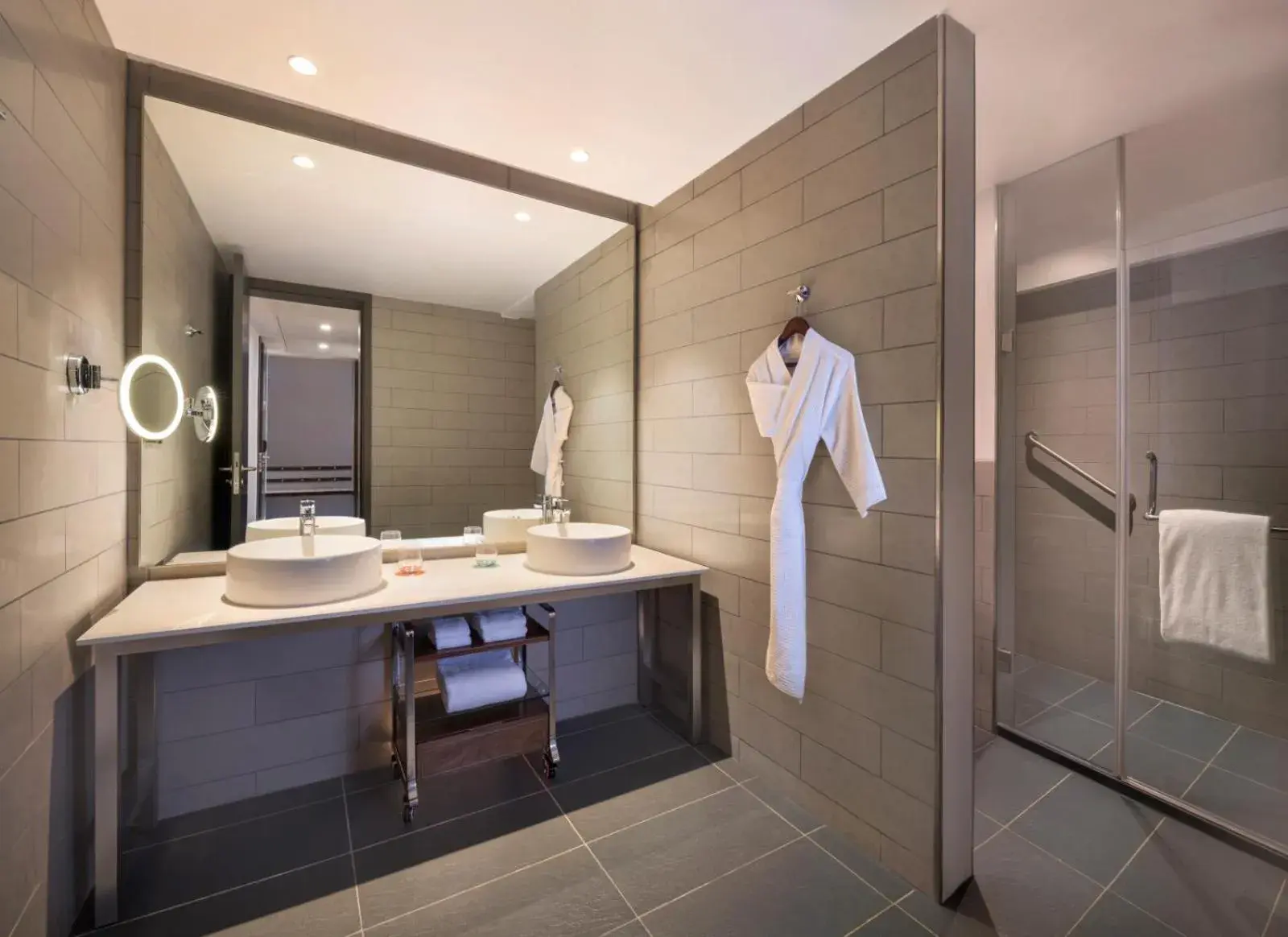 Classic Room with Twin bed - Savor the flavor with INR 1000 F&B credit during the stay in Le Meridien Goa, Calangute Classic Room with Twin bed - Savor the flavor with INR 1000 F&B credit during the stay in Le Meridien Goa, Calangute